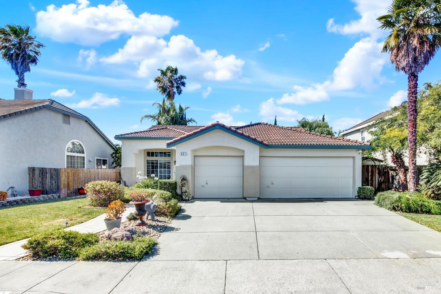 921 Topaz Circle