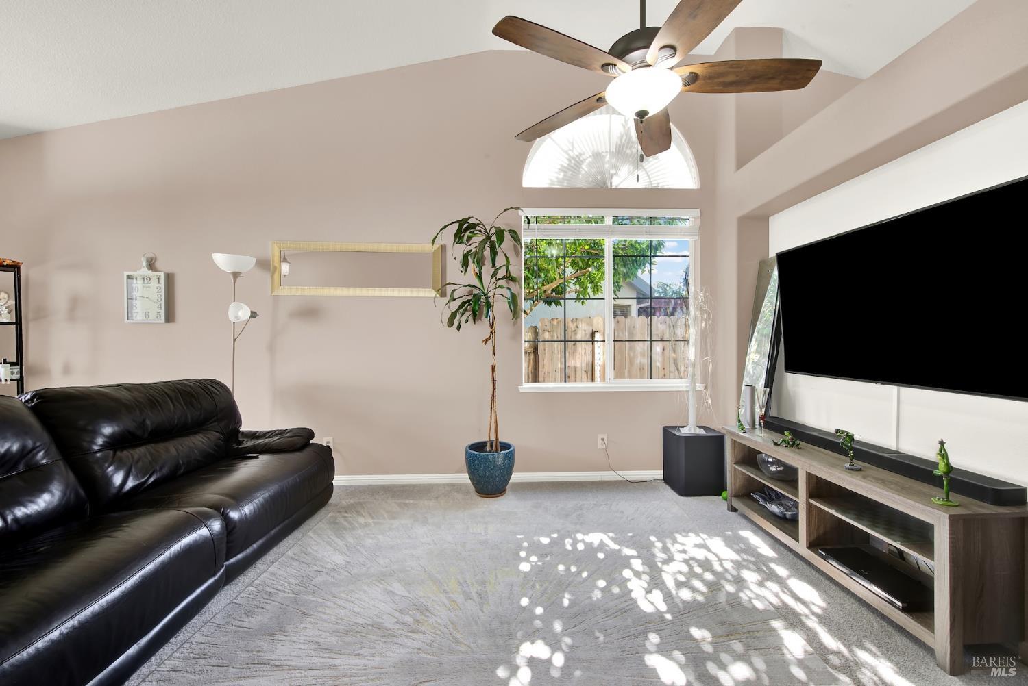 921 Topaz Circle