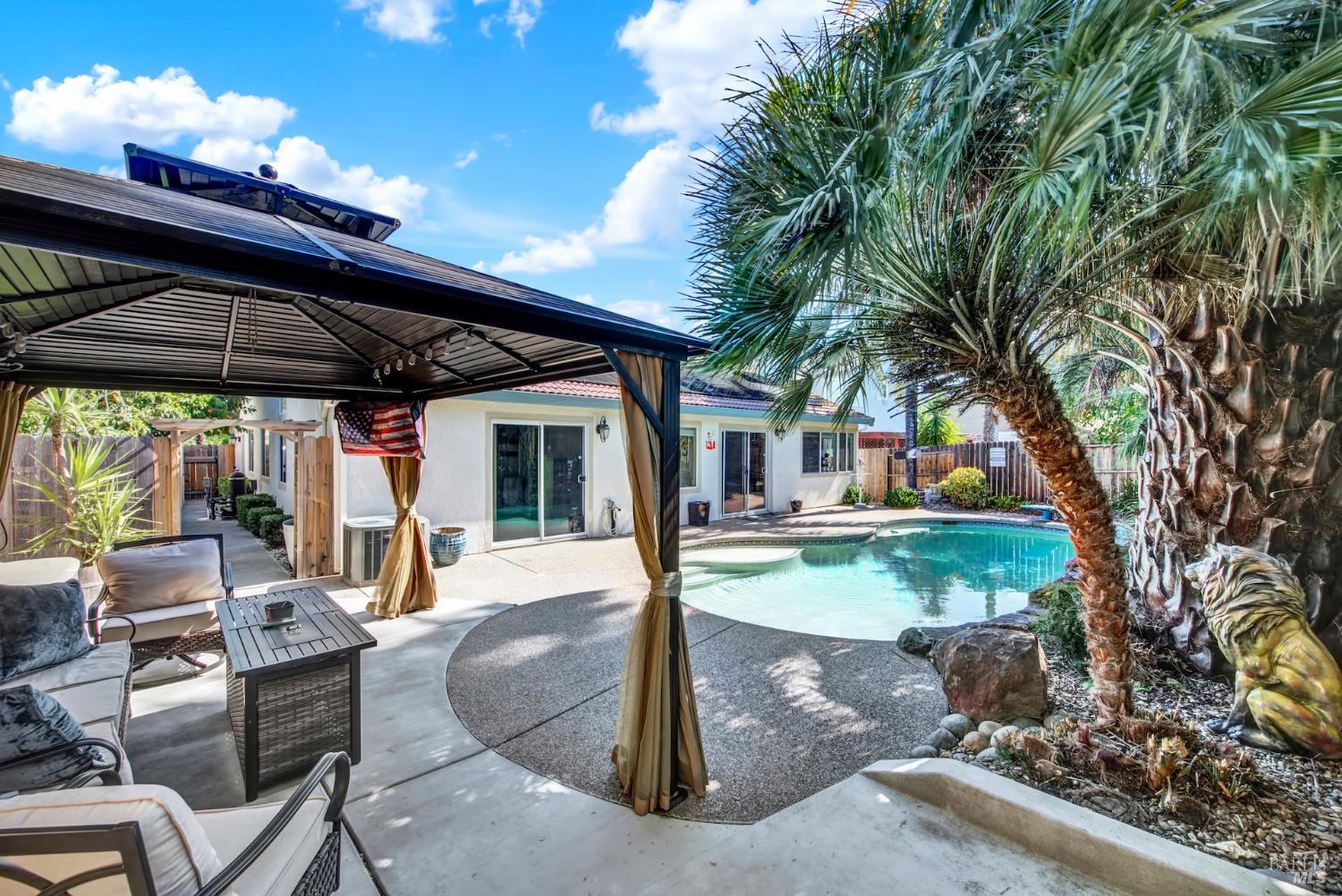 921 Topaz Circle