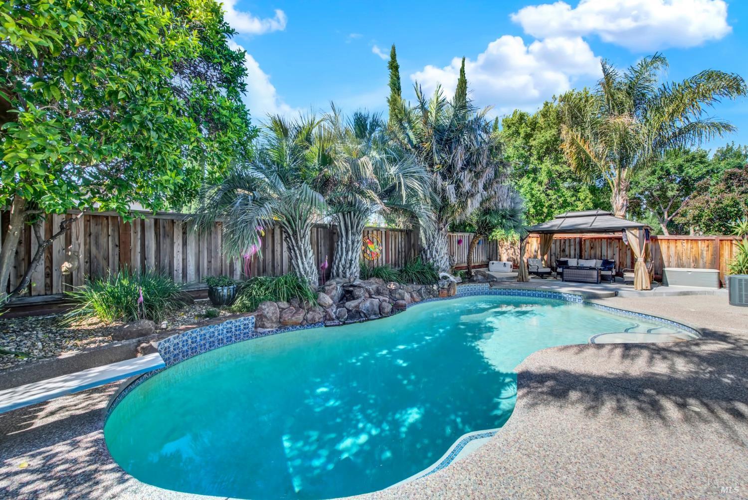 921 Topaz Circle