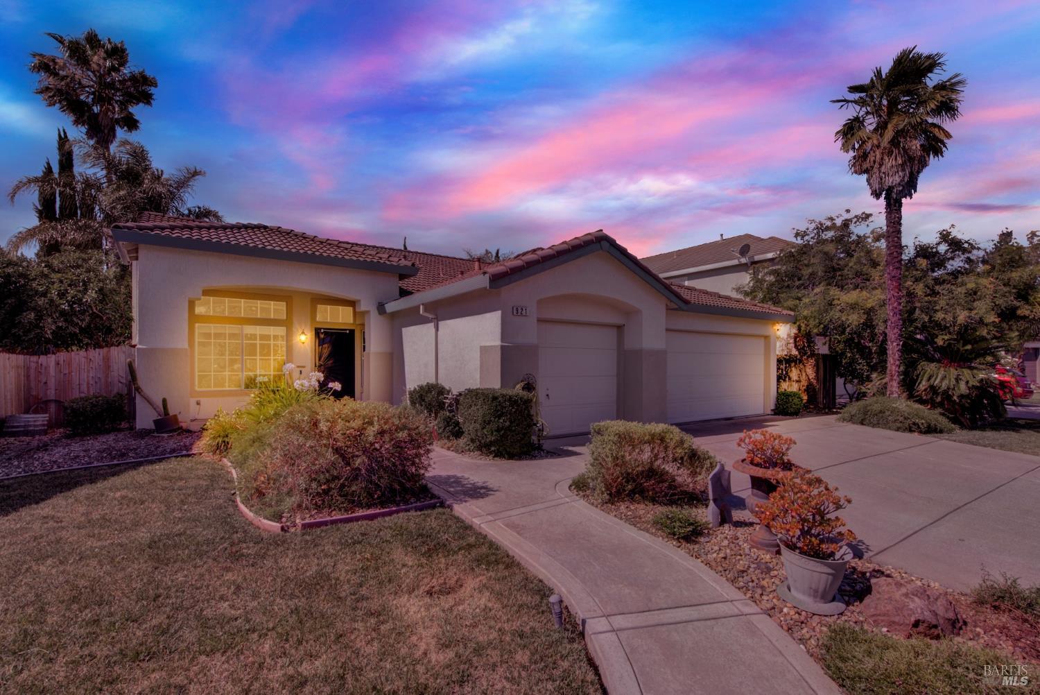 921 Topaz Circle