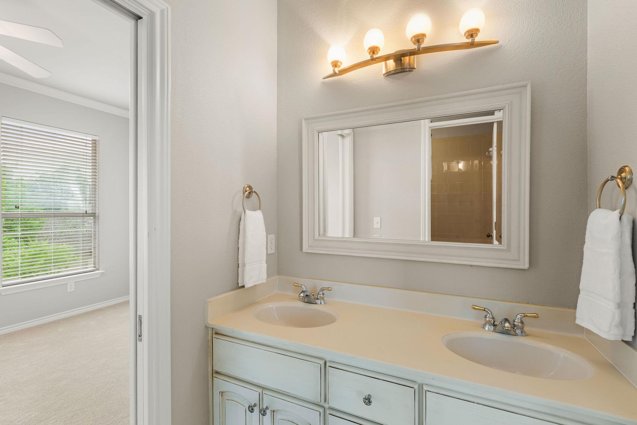 4001 Campo Viejo CV