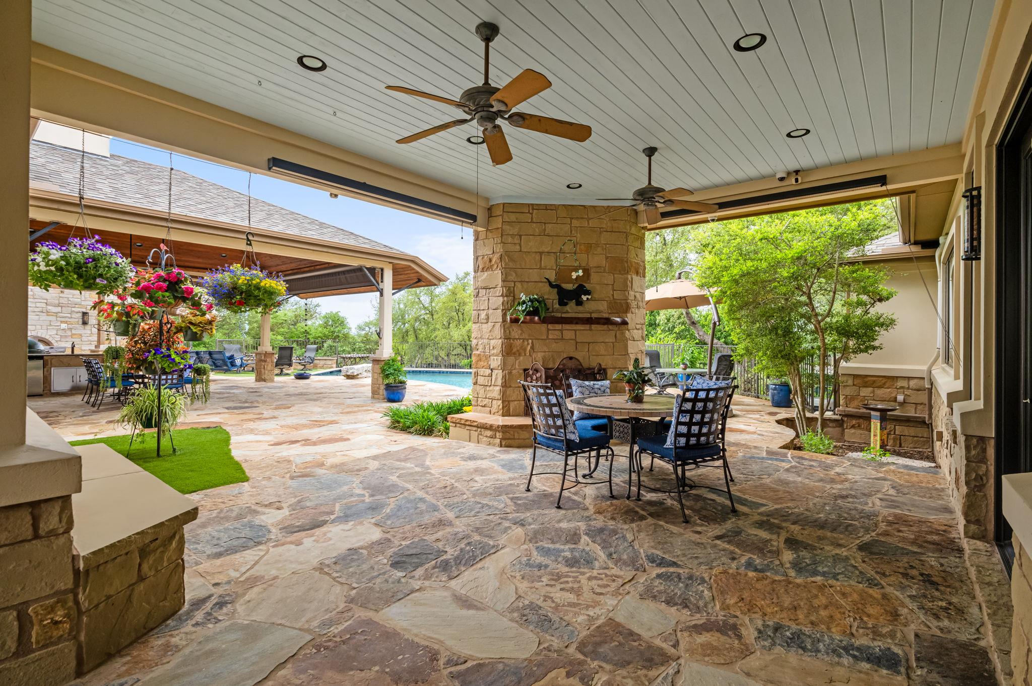 8815 Blazyk DR