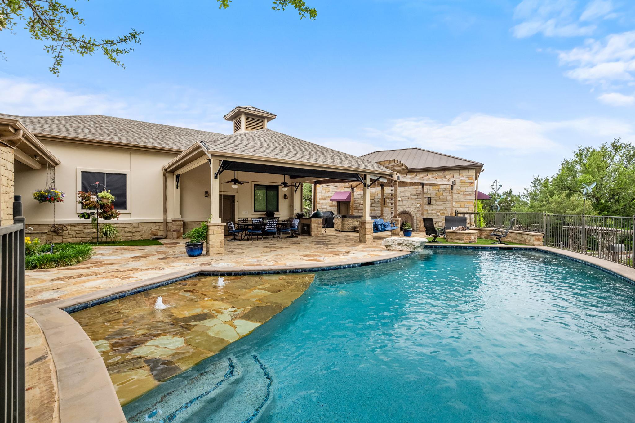 8815 Blazyk DR