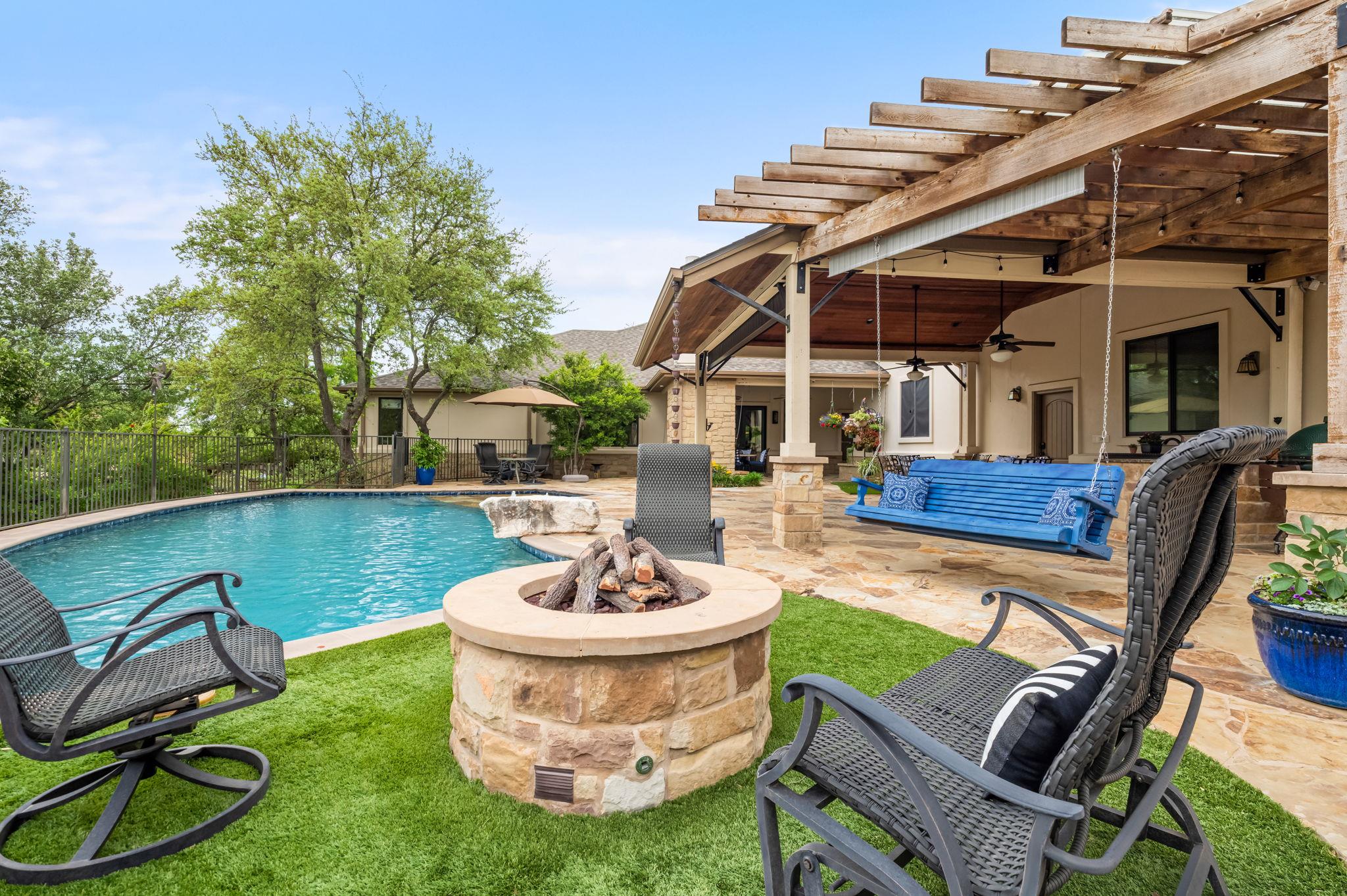 8815 Blazyk DR