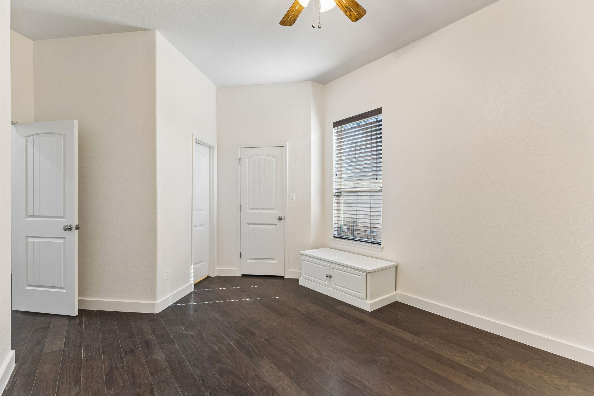 2604 Lou Hollow PL