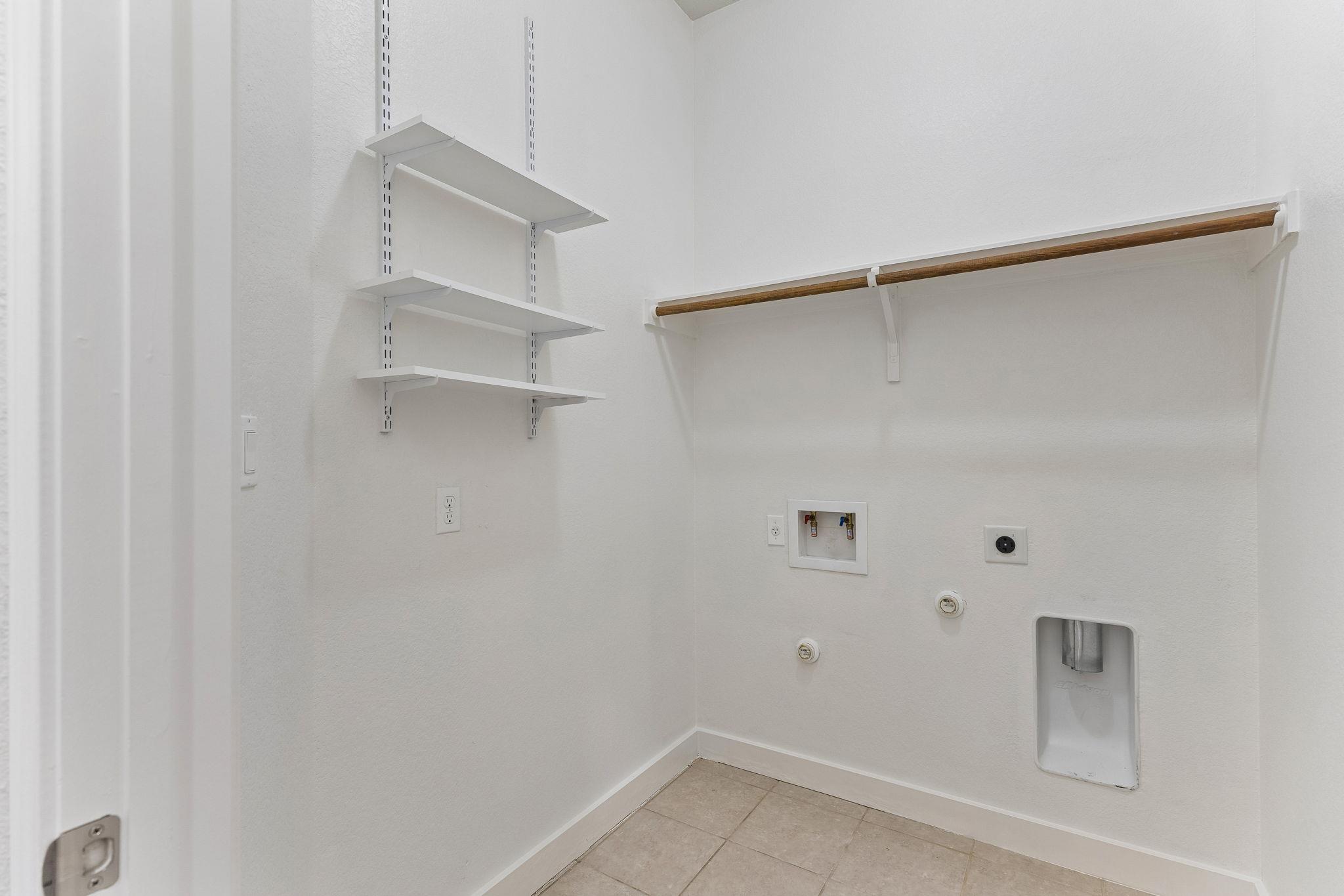 2604 Lou Hollow PL