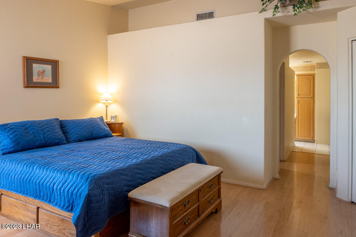 2601 Palo Verde Blvd N