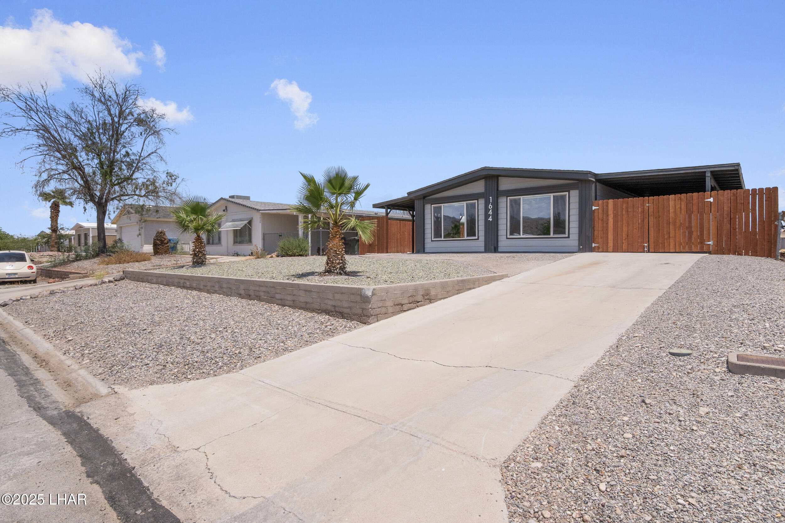1644 Bluebonnet Blvd