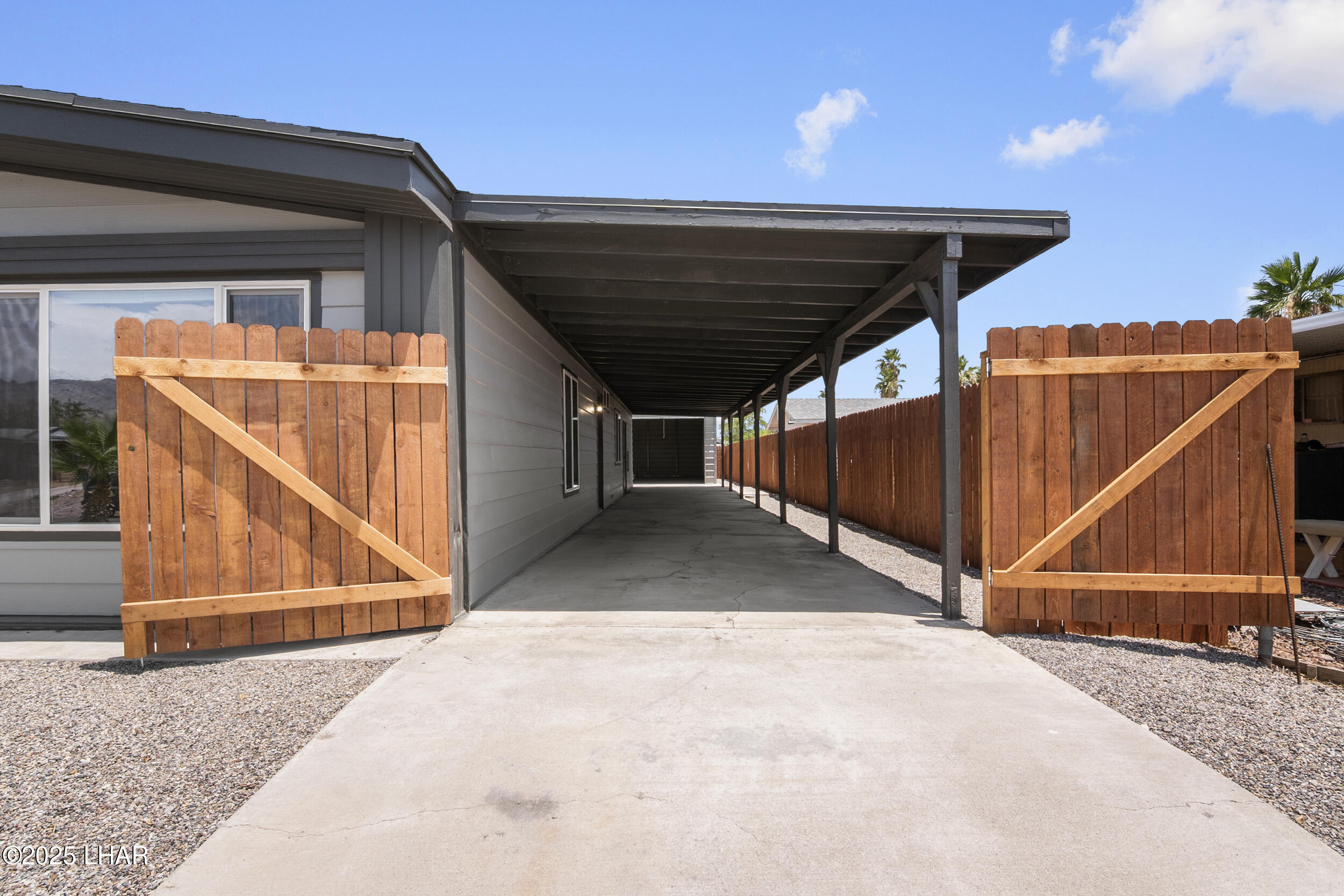 1644 Bluebonnet Blvd