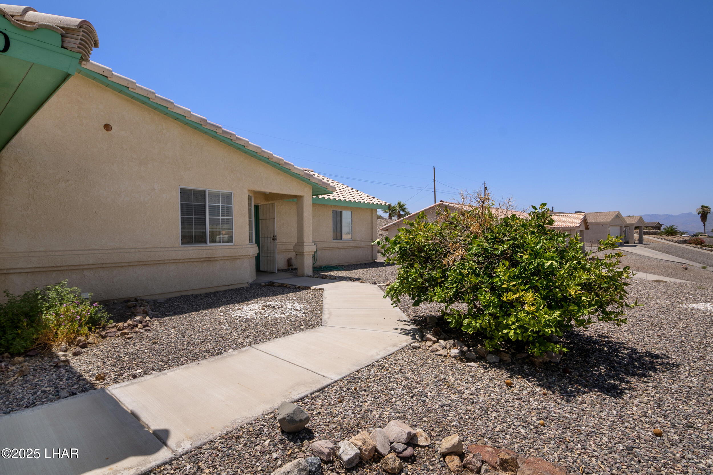 3620 Bluecrest Dr