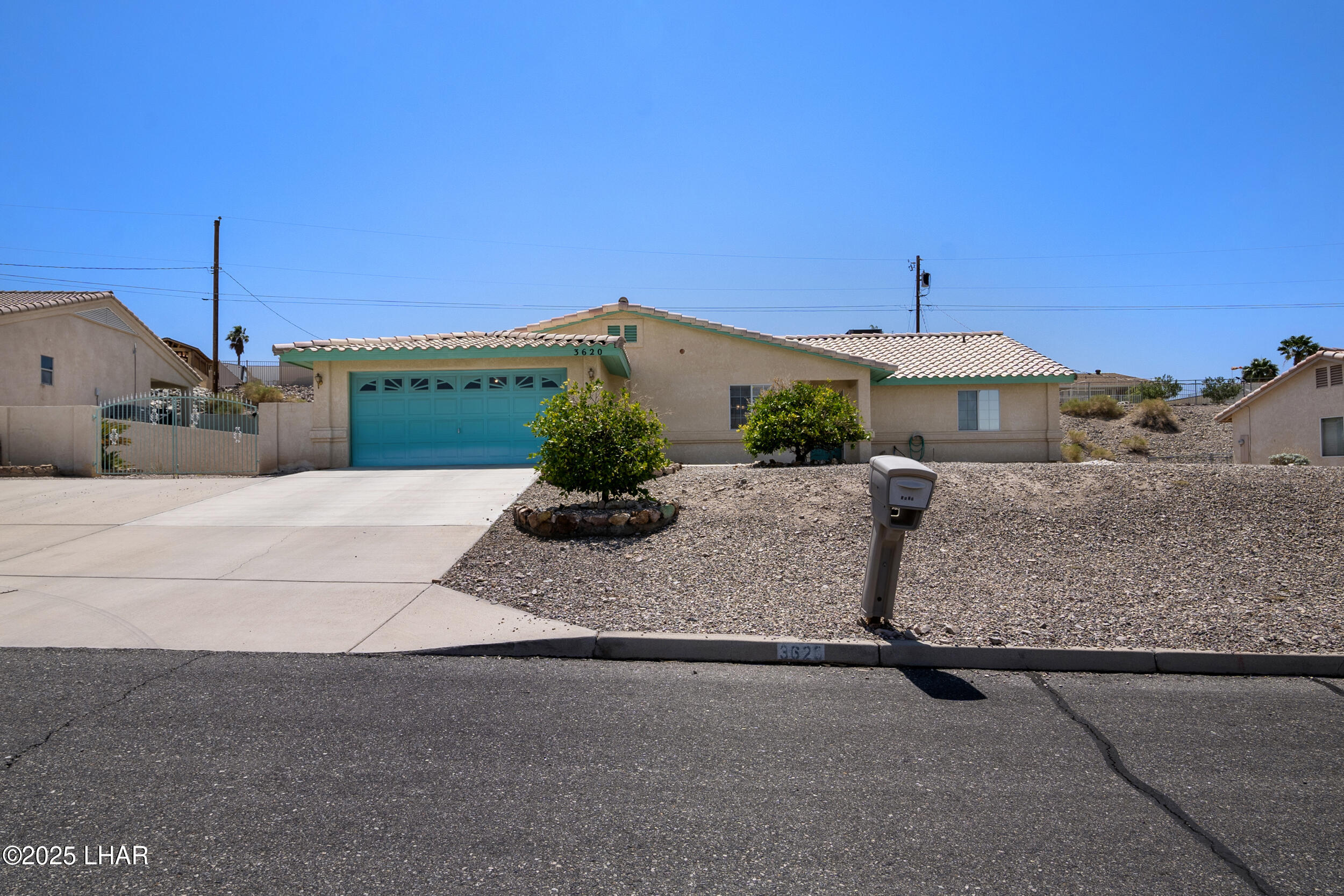 3620 Bluecrest Dr
