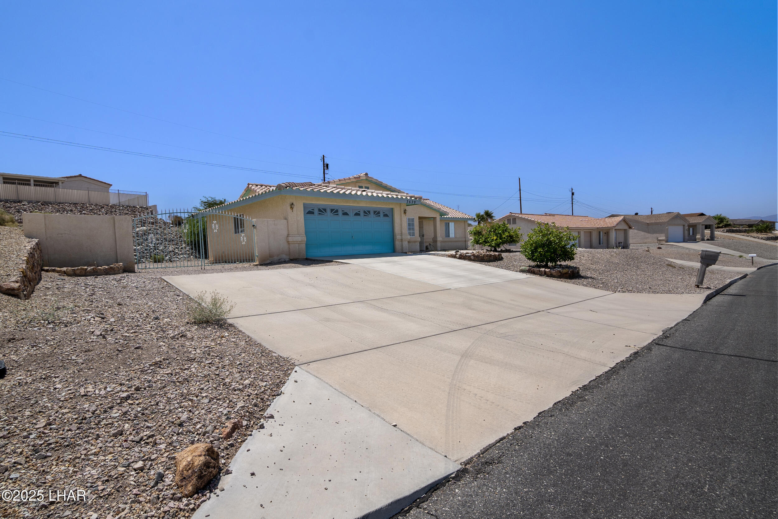 3620 Bluecrest Dr