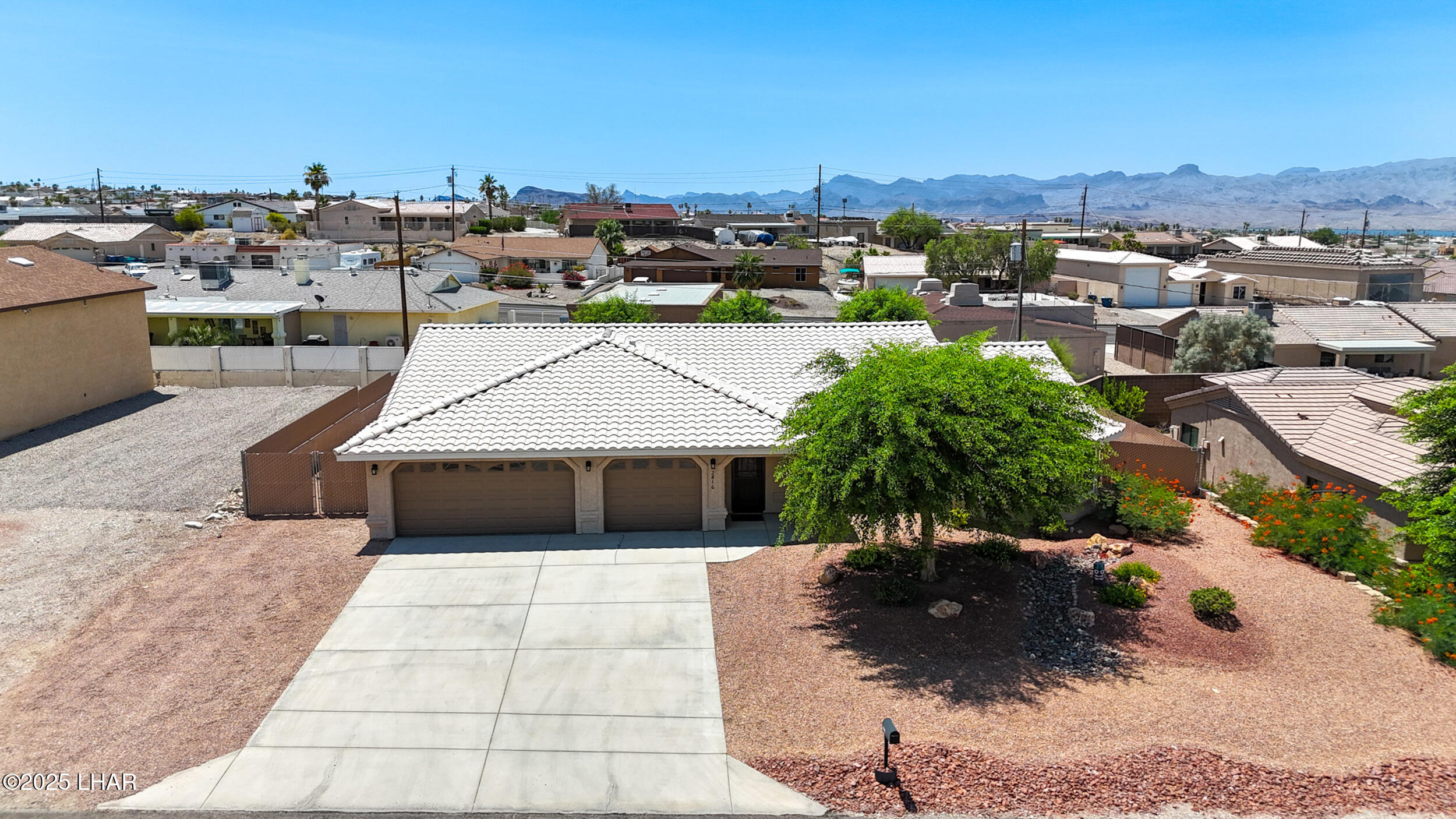 2816 Hidden Valley Dr
