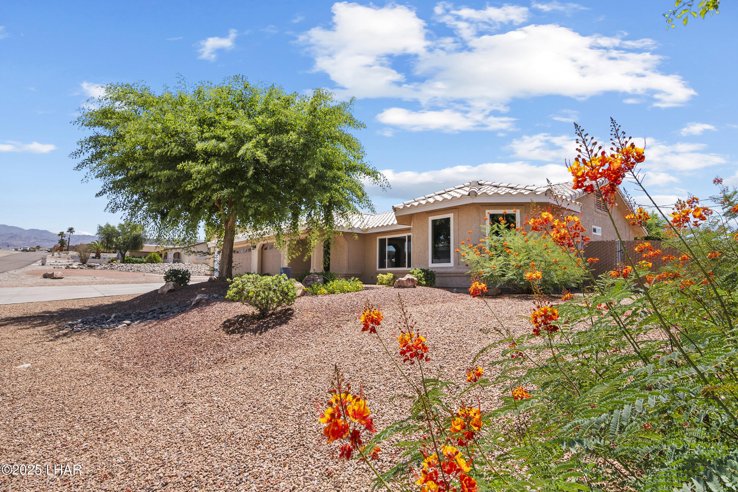 2816 Hidden Valley Dr