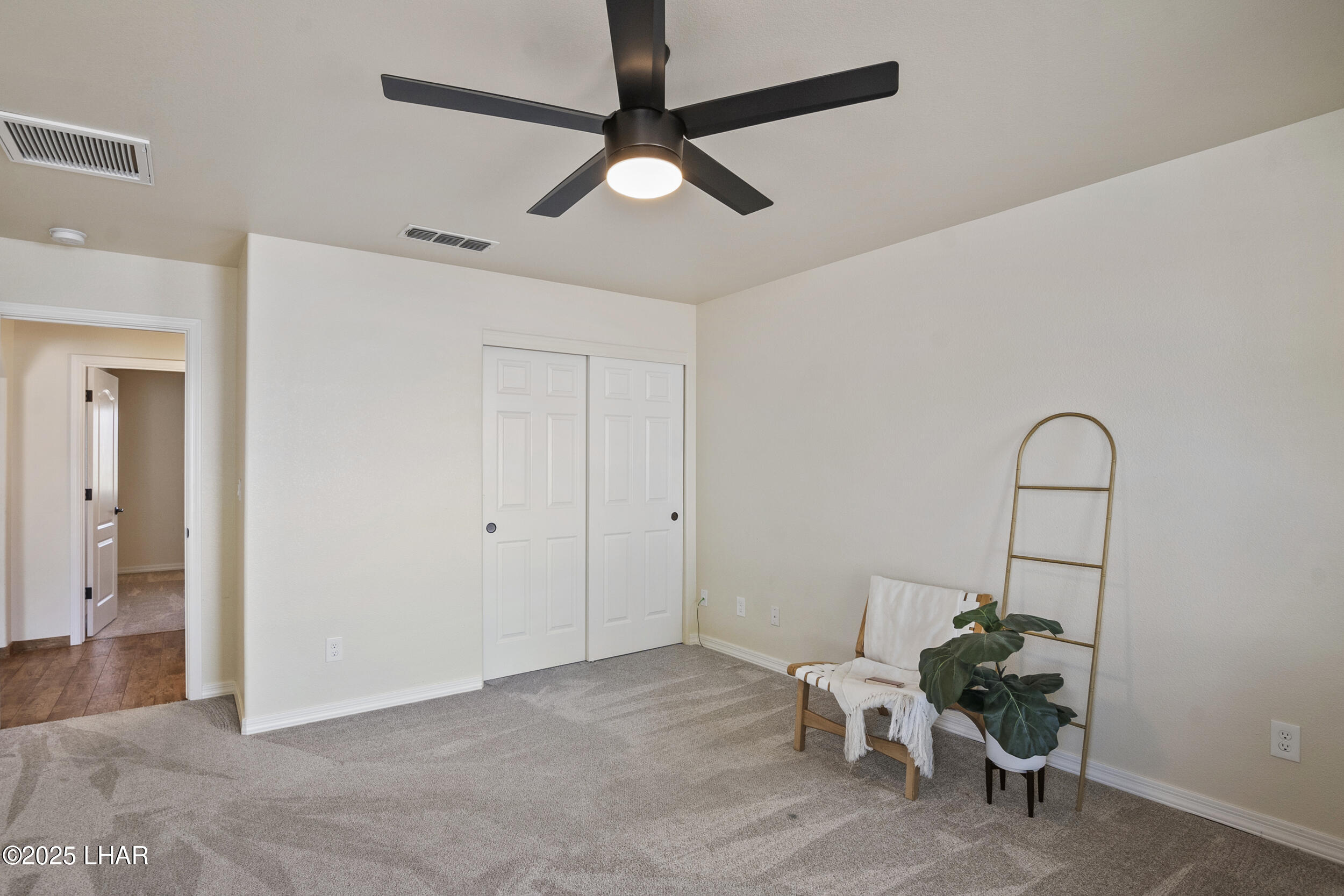 2816 Hidden Valley Dr