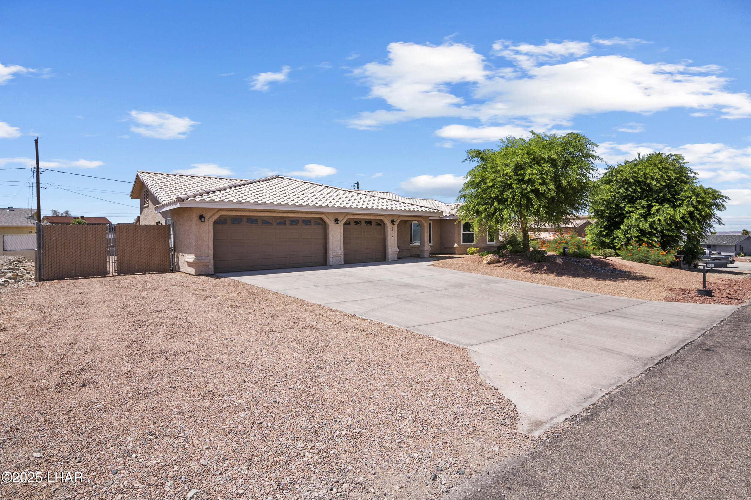 2816 Hidden Valley Dr