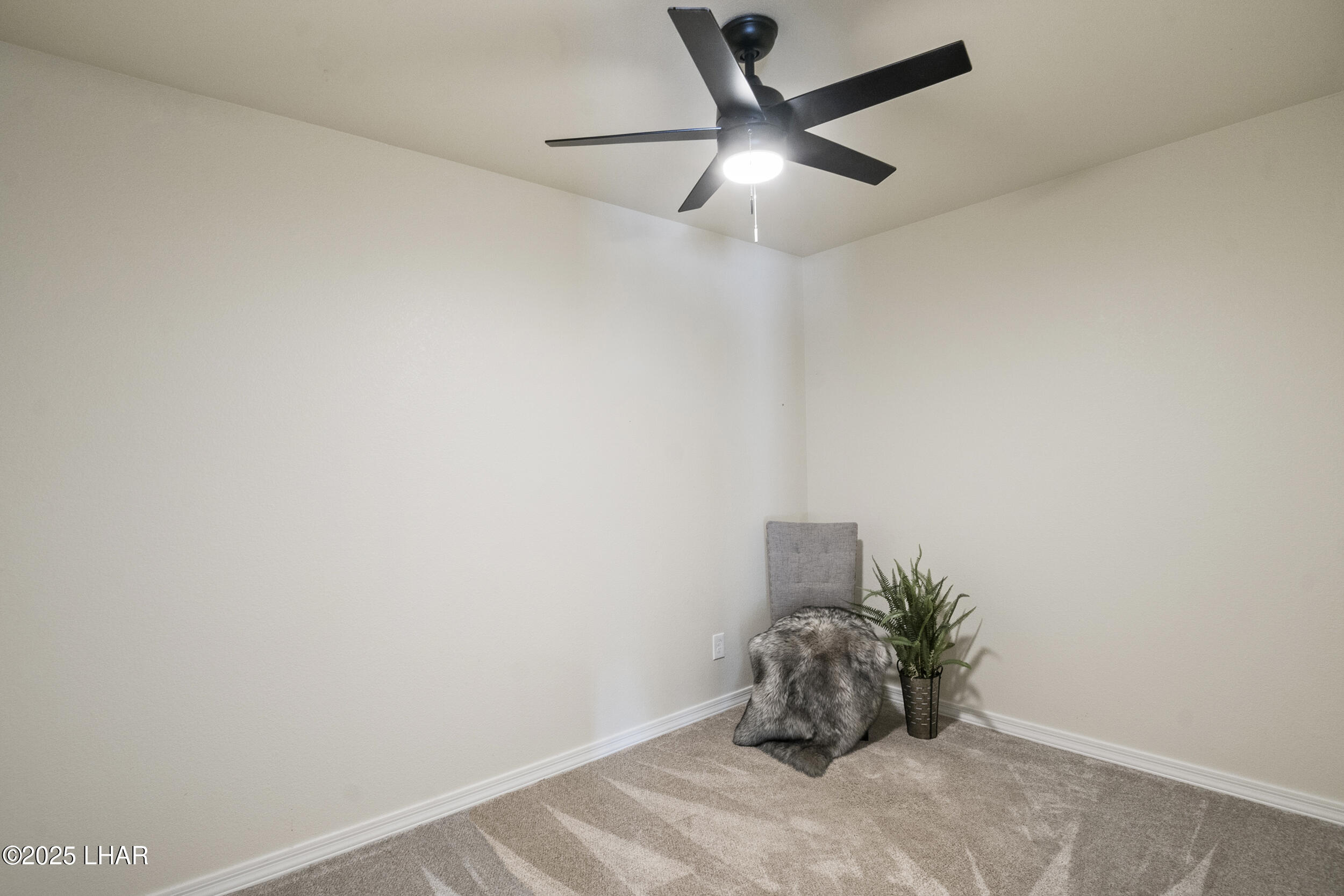 2816 Hidden Valley Dr