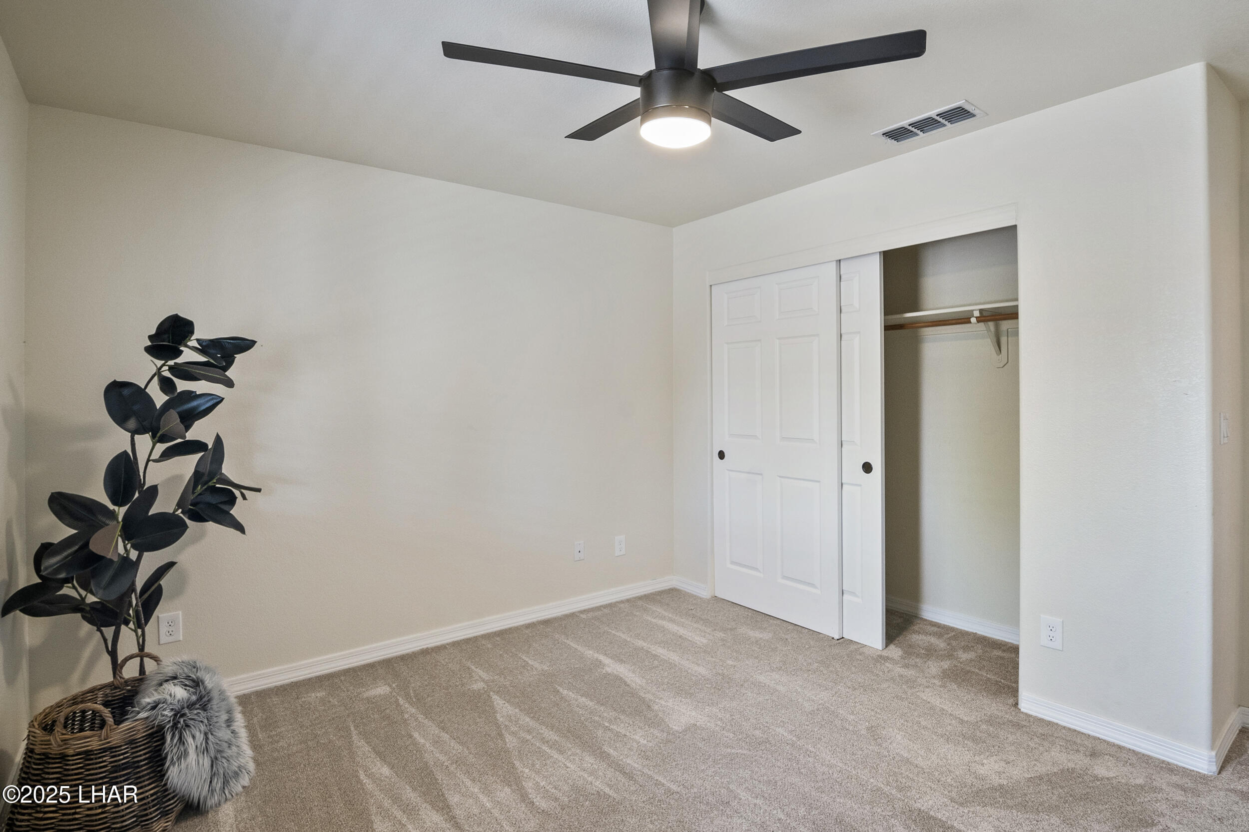 2816 Hidden Valley Dr