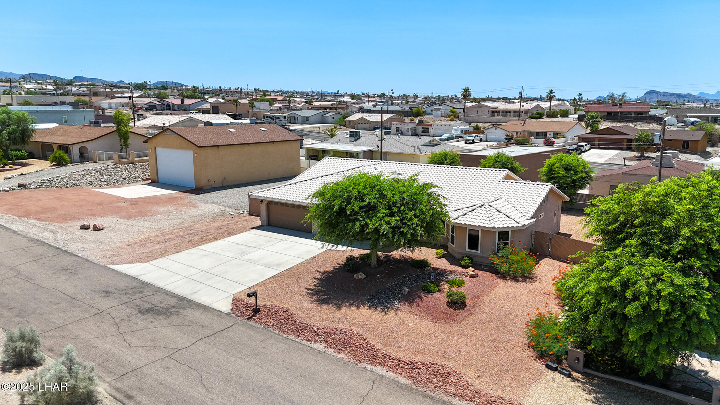 2816 Hidden Valley Dr