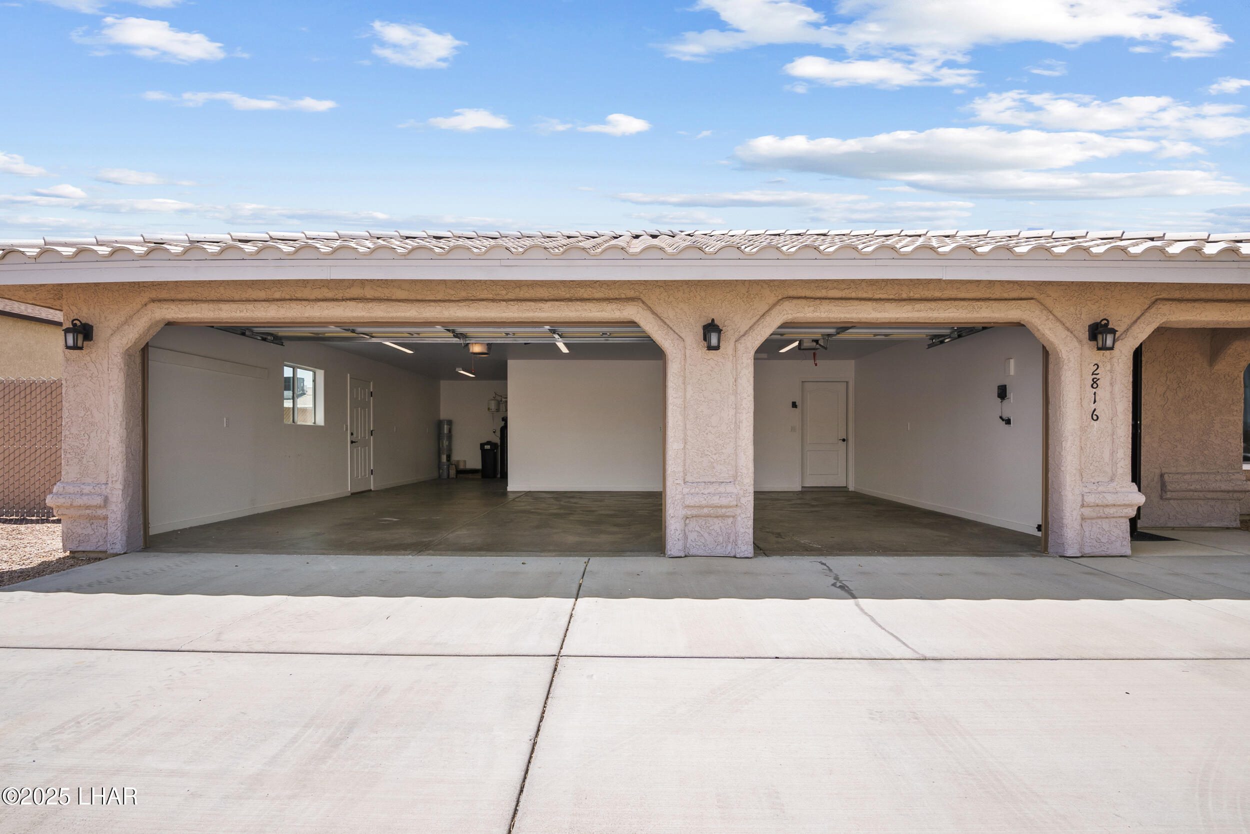 2816 Hidden Valley Dr