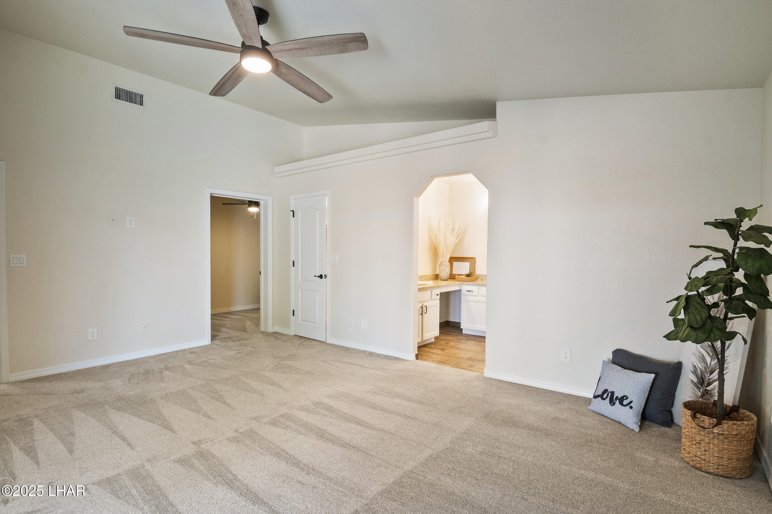 2816 Hidden Valley Dr
