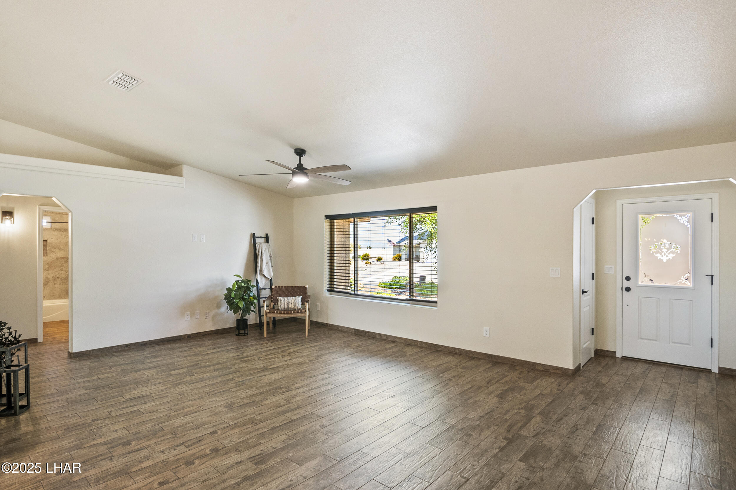 2816 Hidden Valley Dr