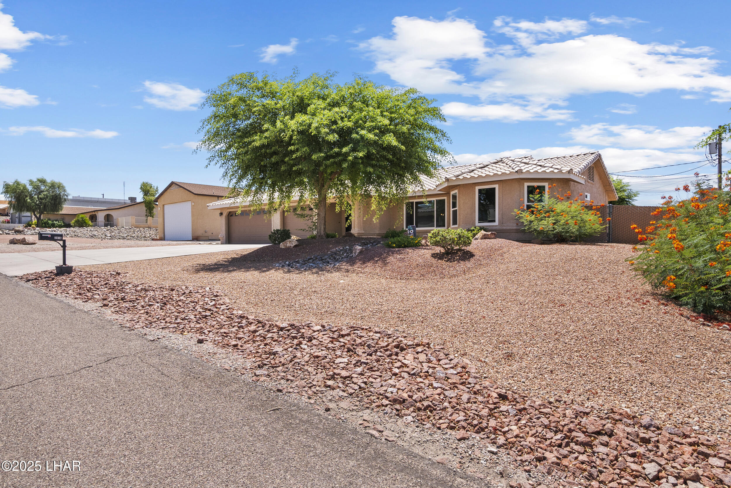2816 Hidden Valley Dr
