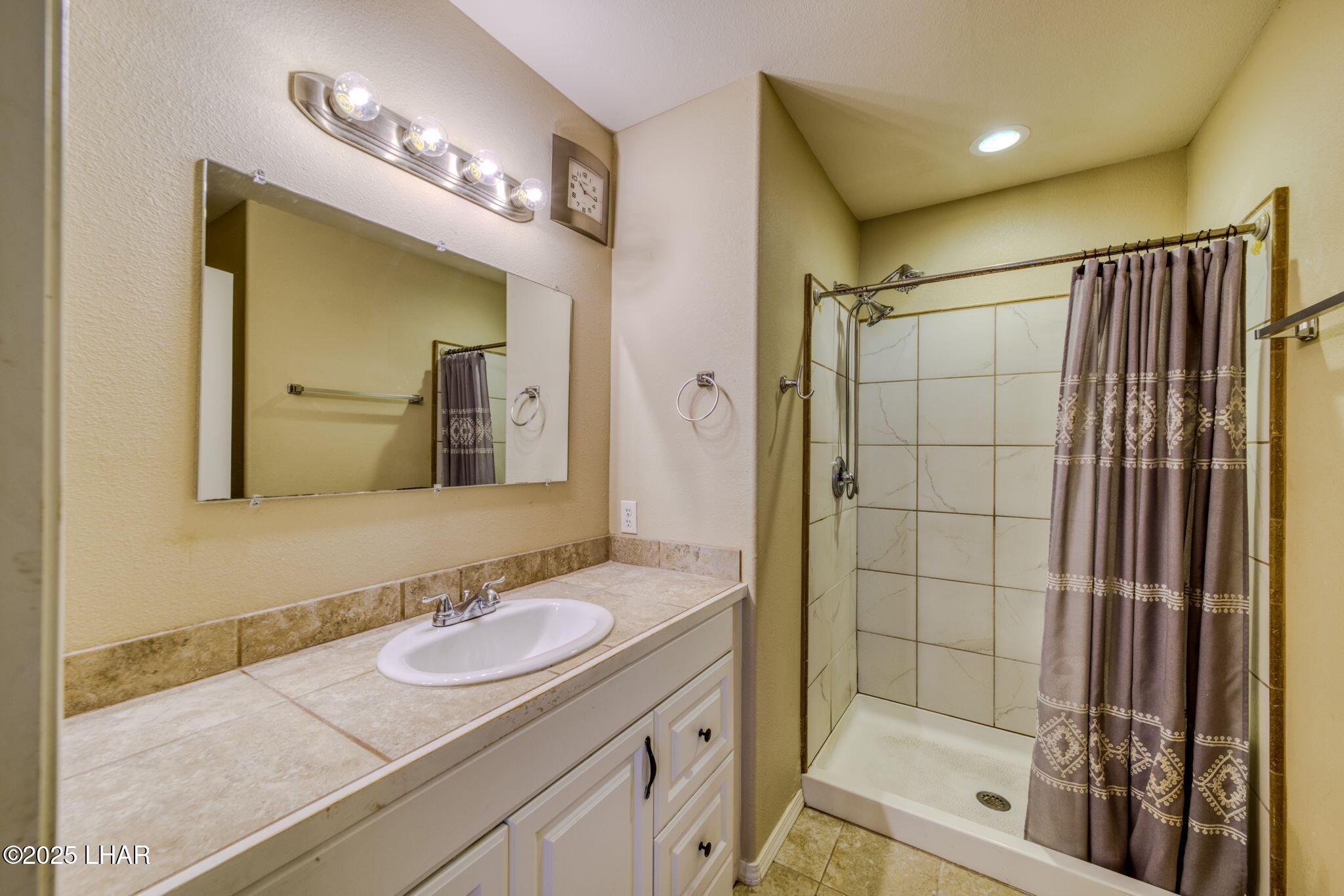 935 Glen Dr