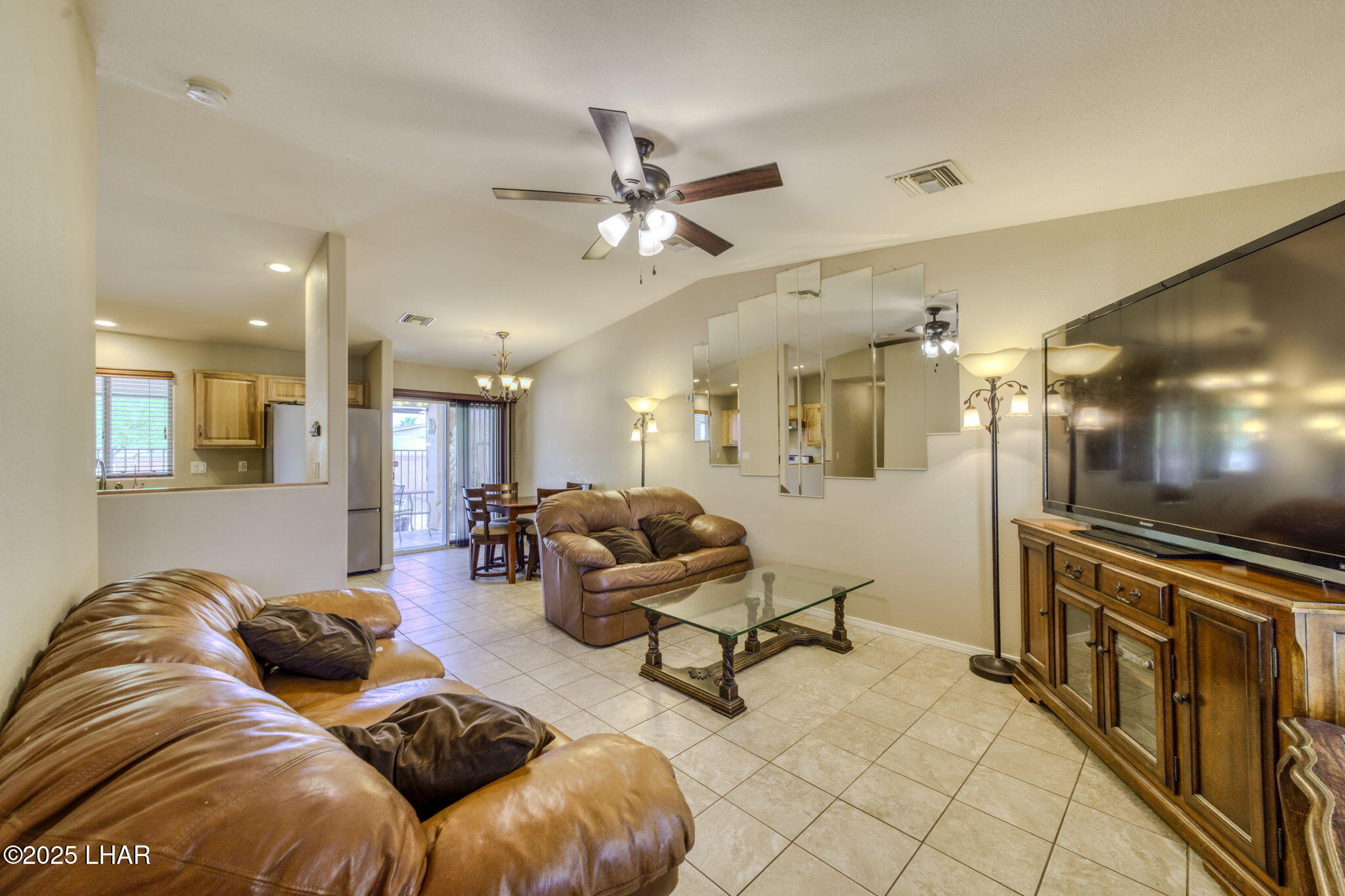 935 Glen Dr