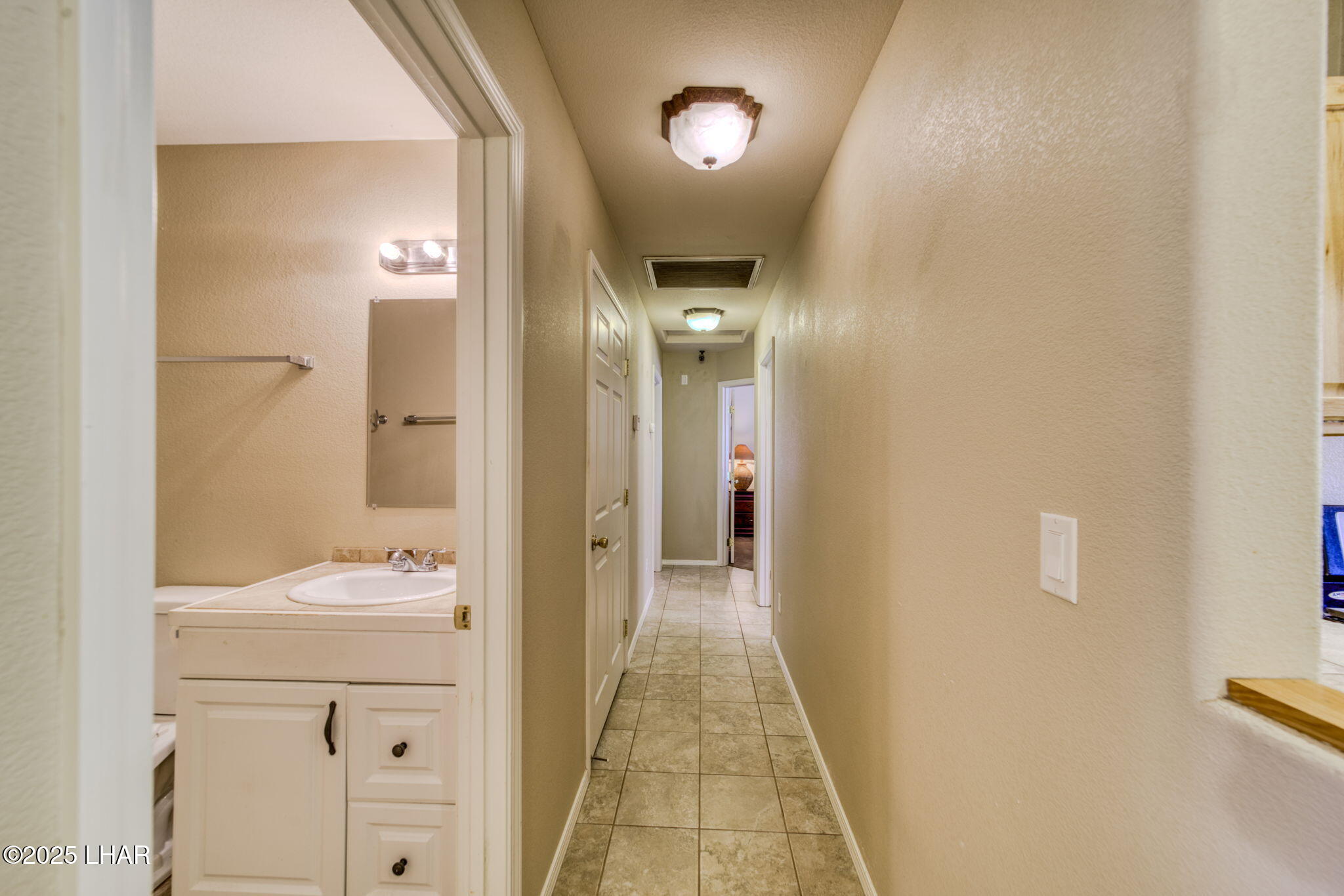 935 Glen Dr