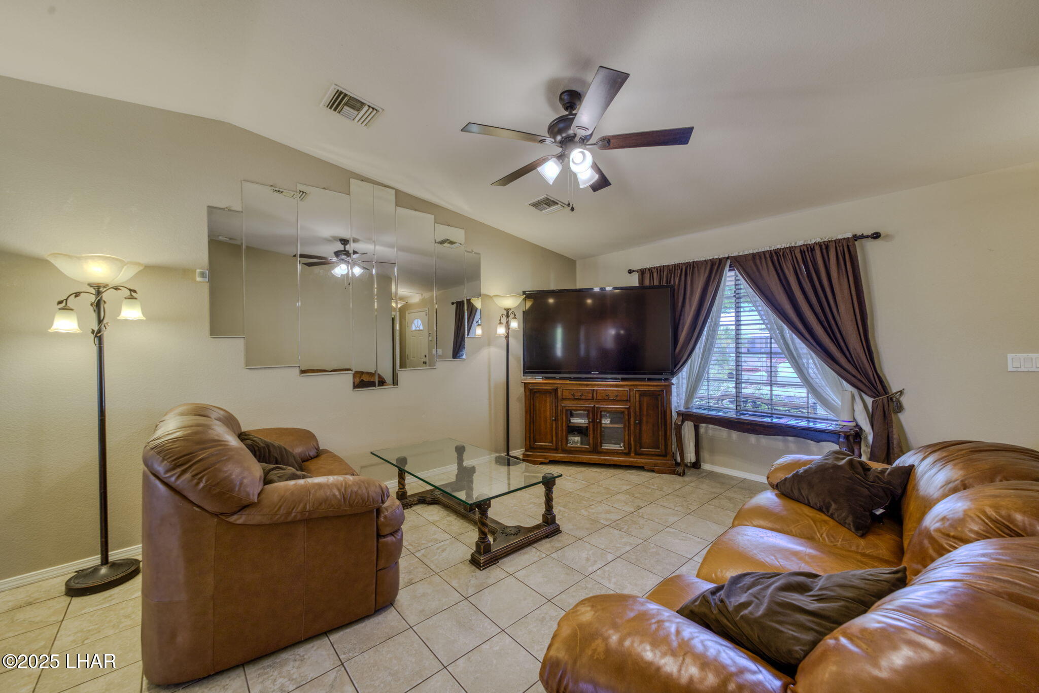 935 Glen Dr
