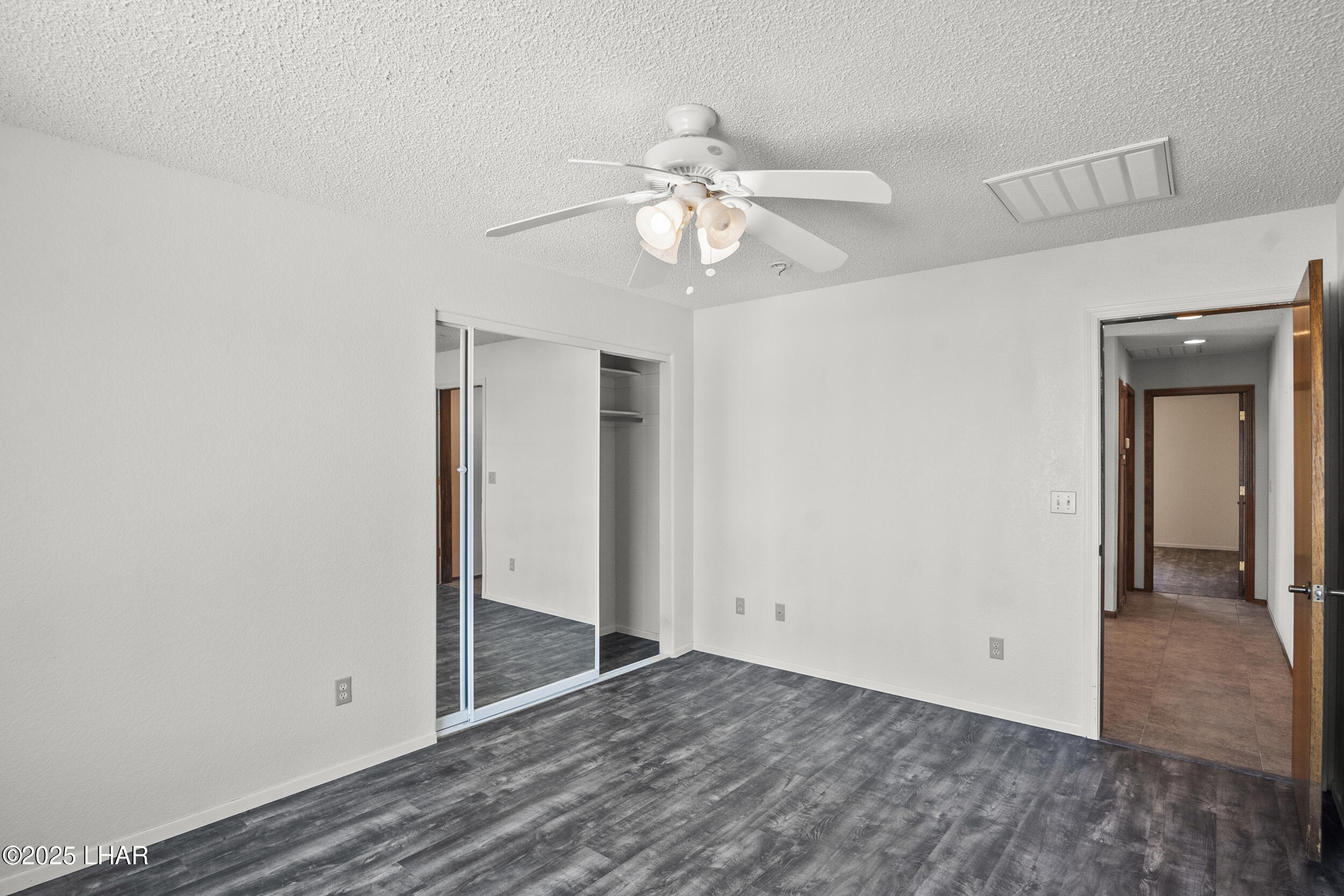2555 Avocado Ln