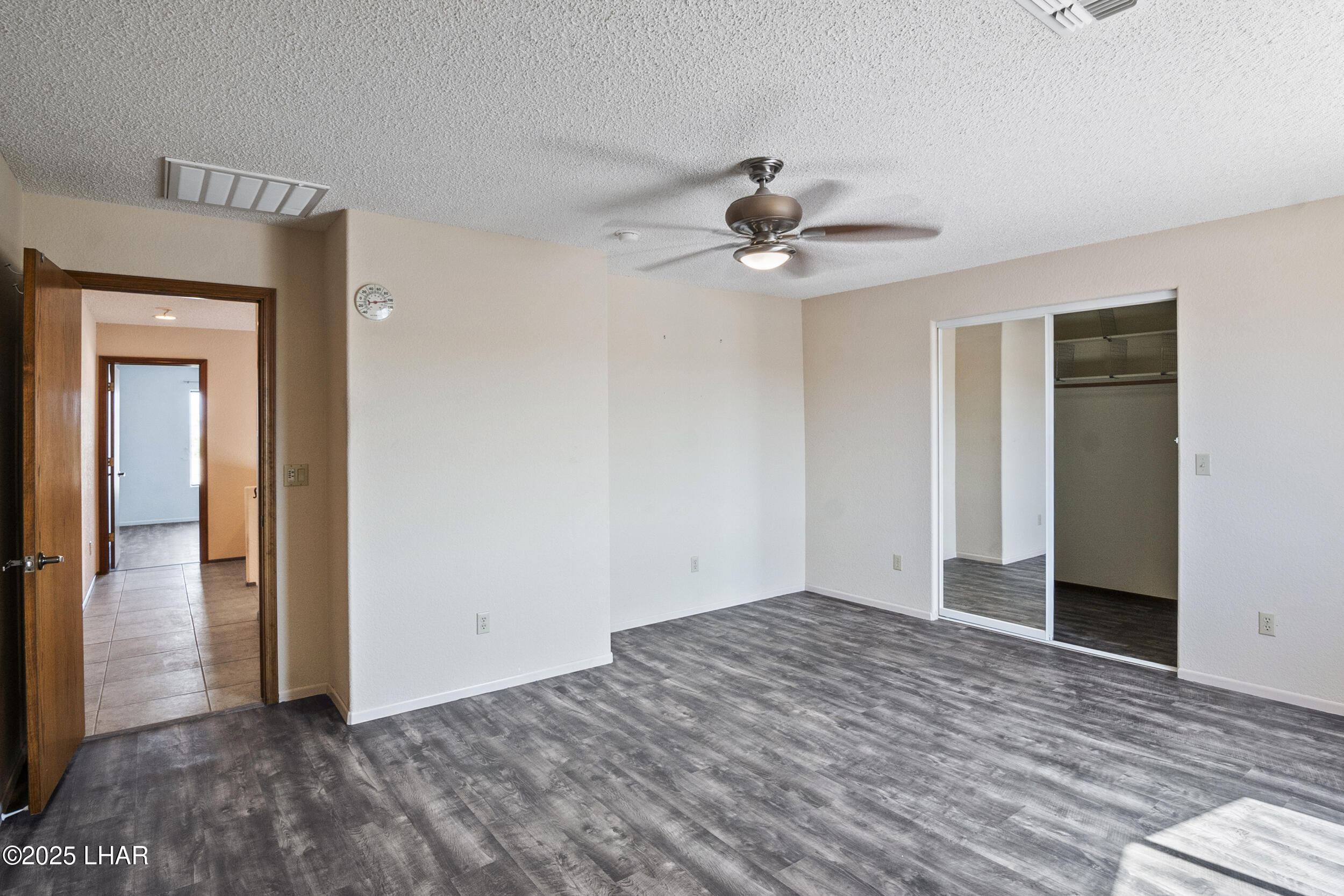 2555 Avocado Ln