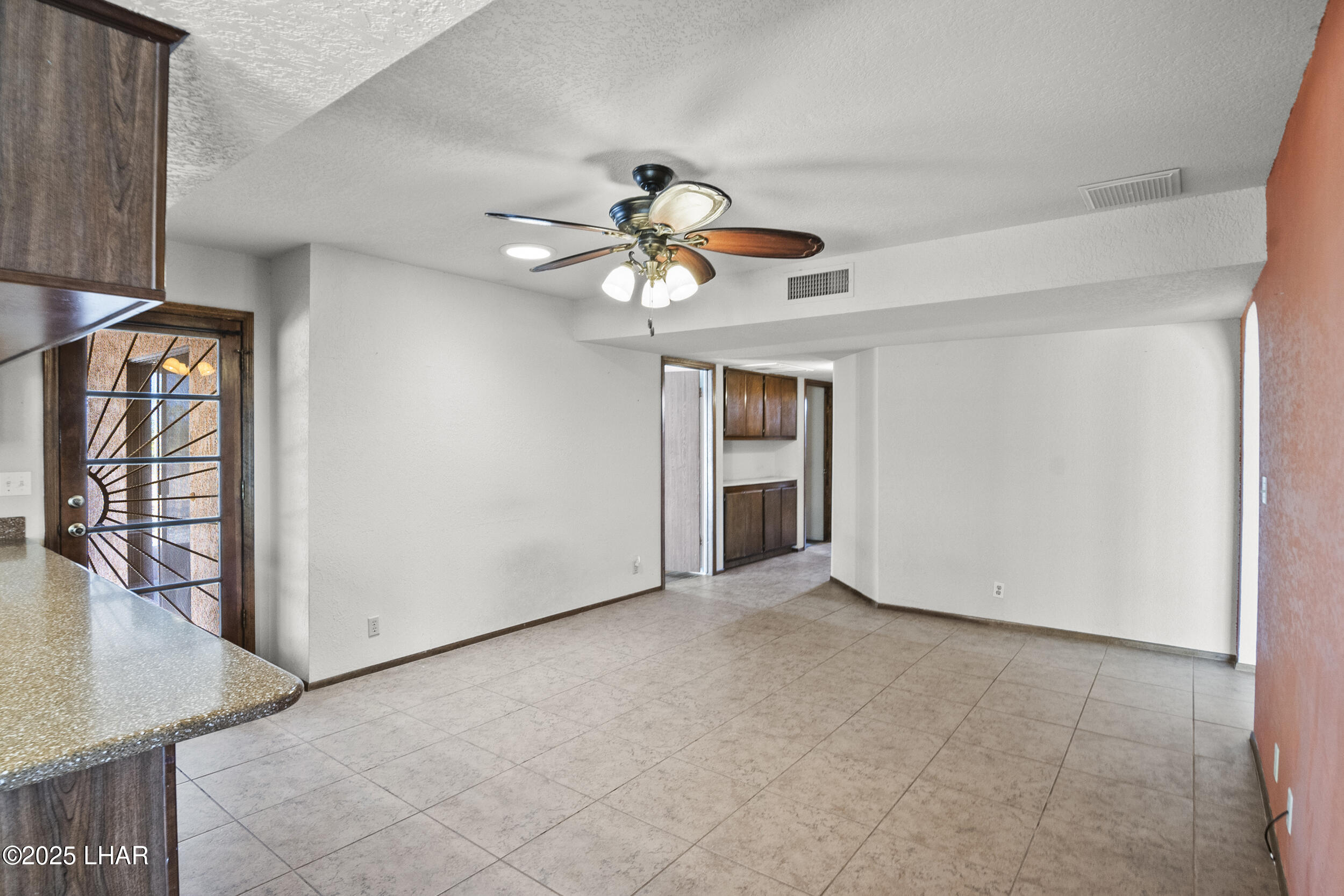 2555 Avocado Ln