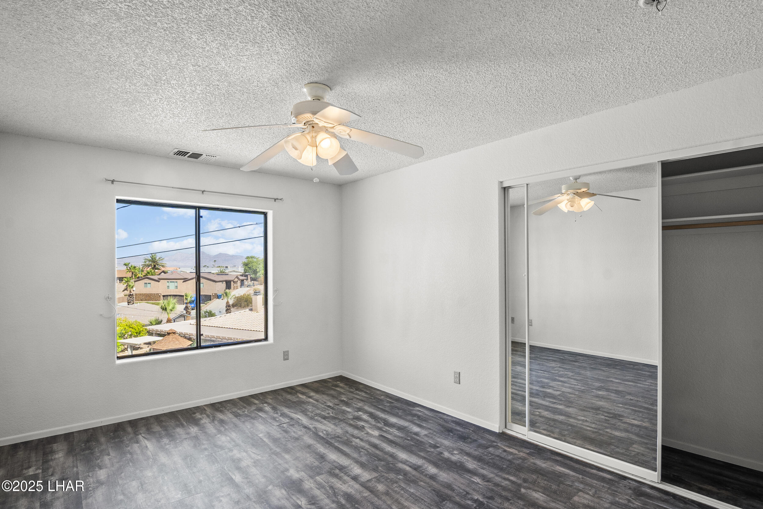 2555 Avocado Ln