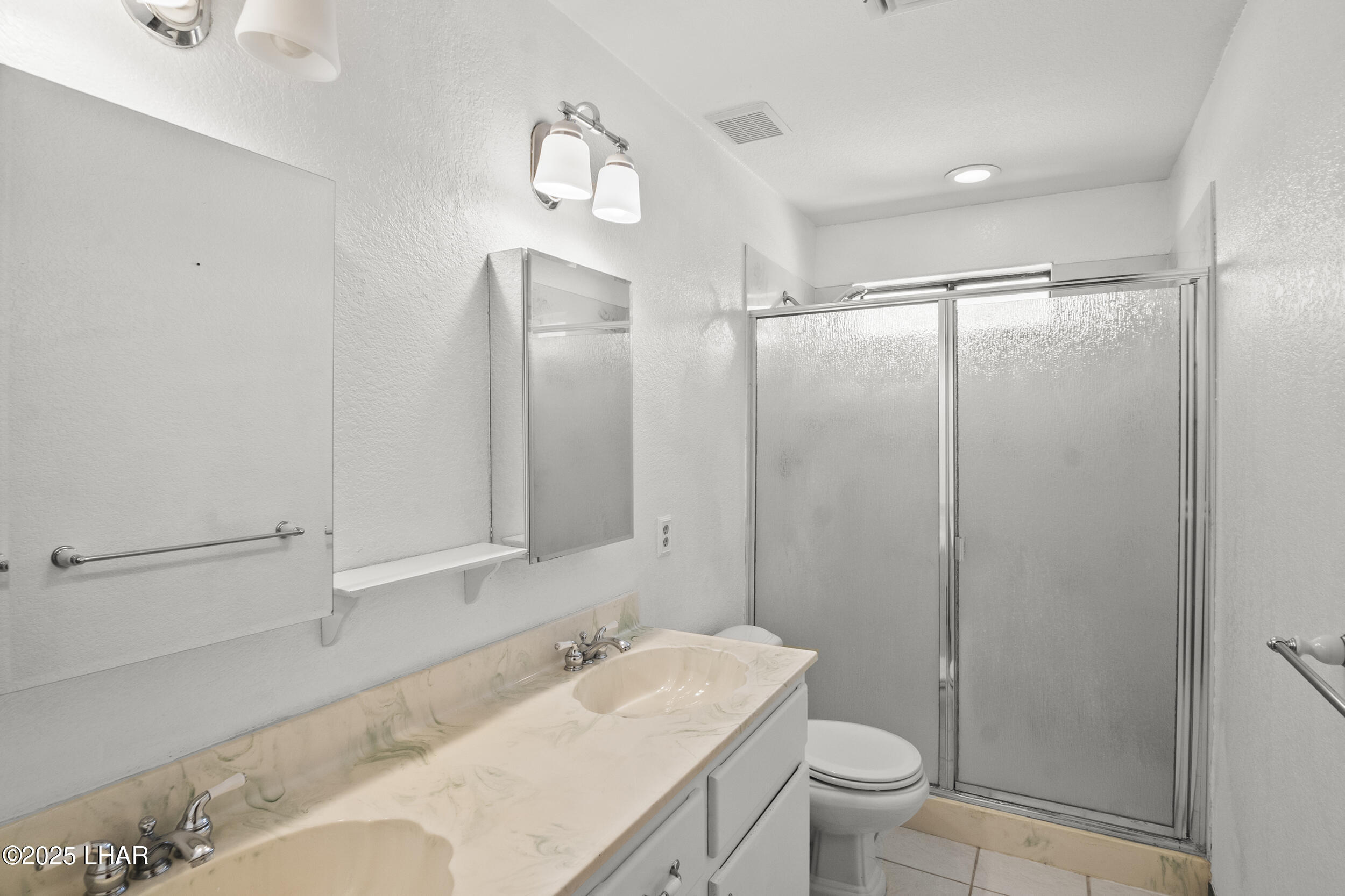 2555 Avocado Ln