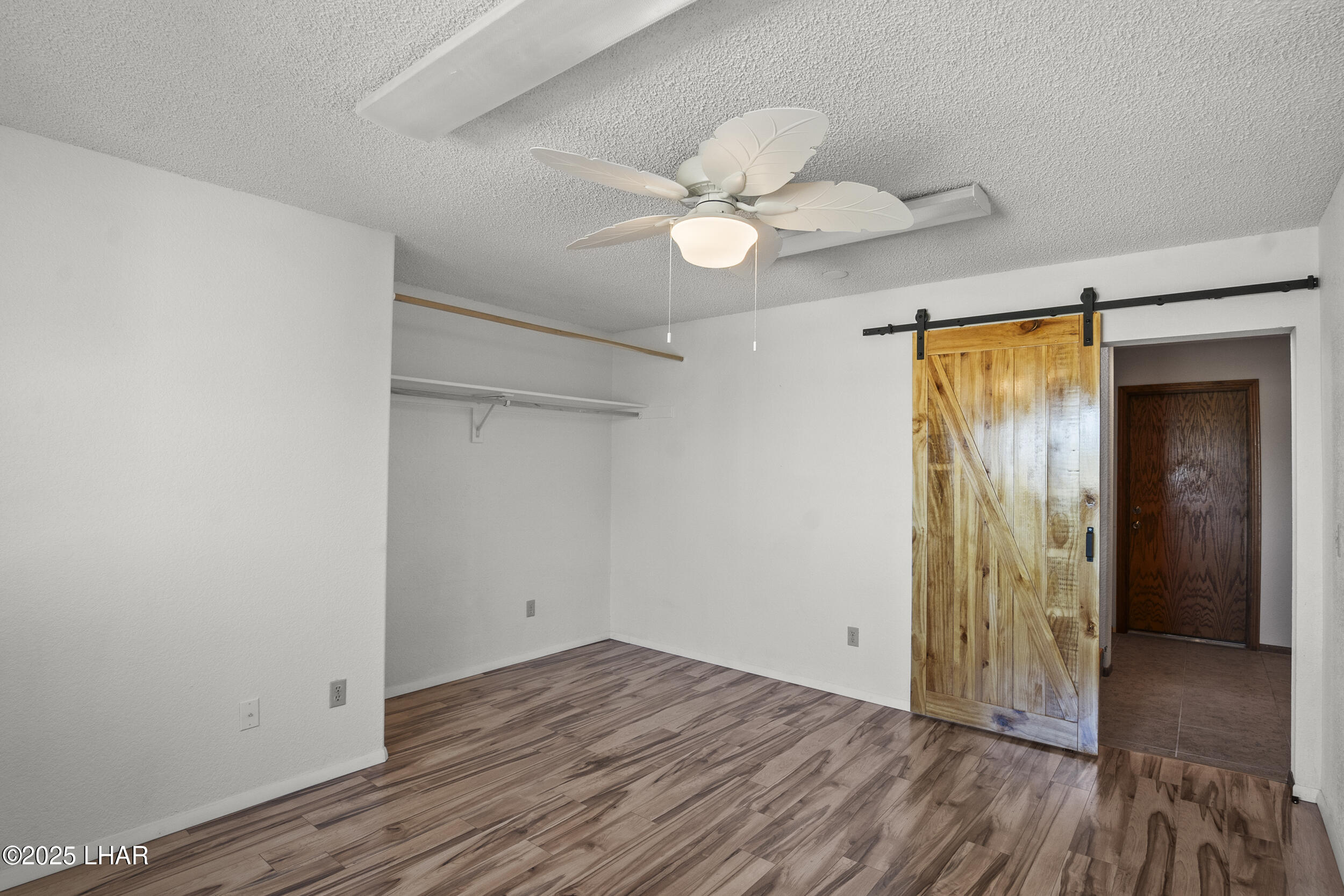 2555 Avocado Ln