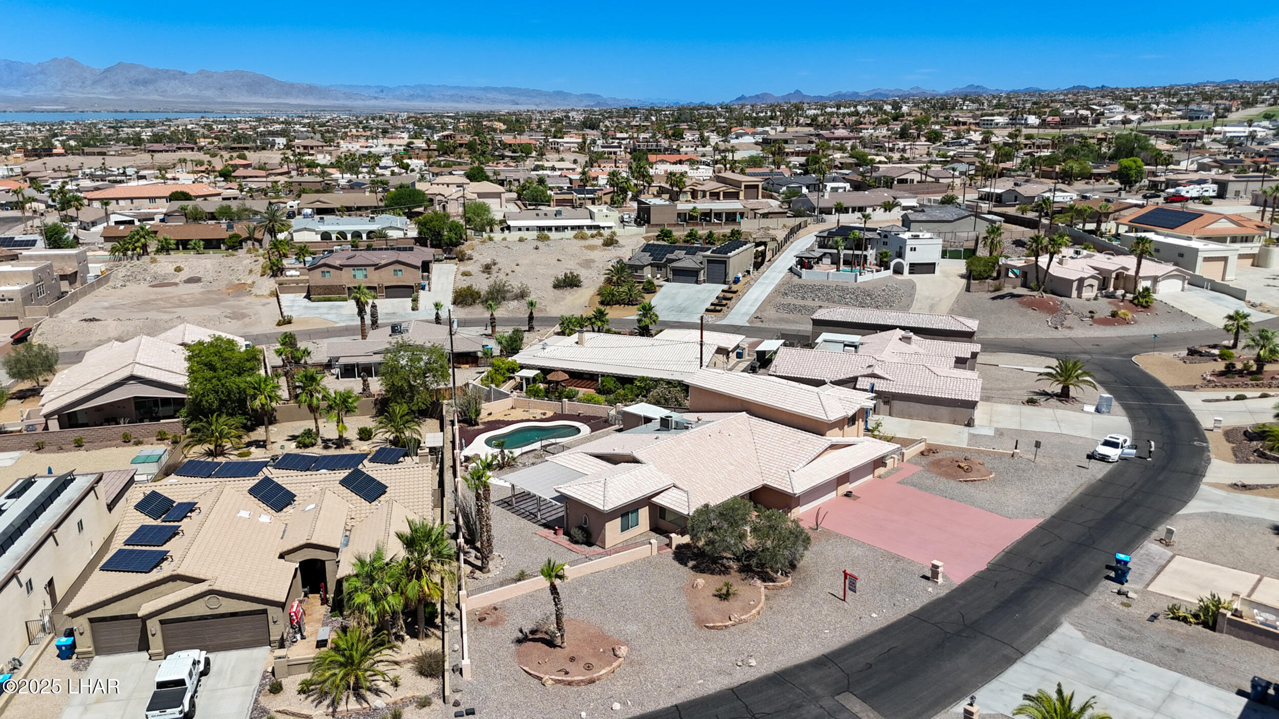 2555 Avocado Ln