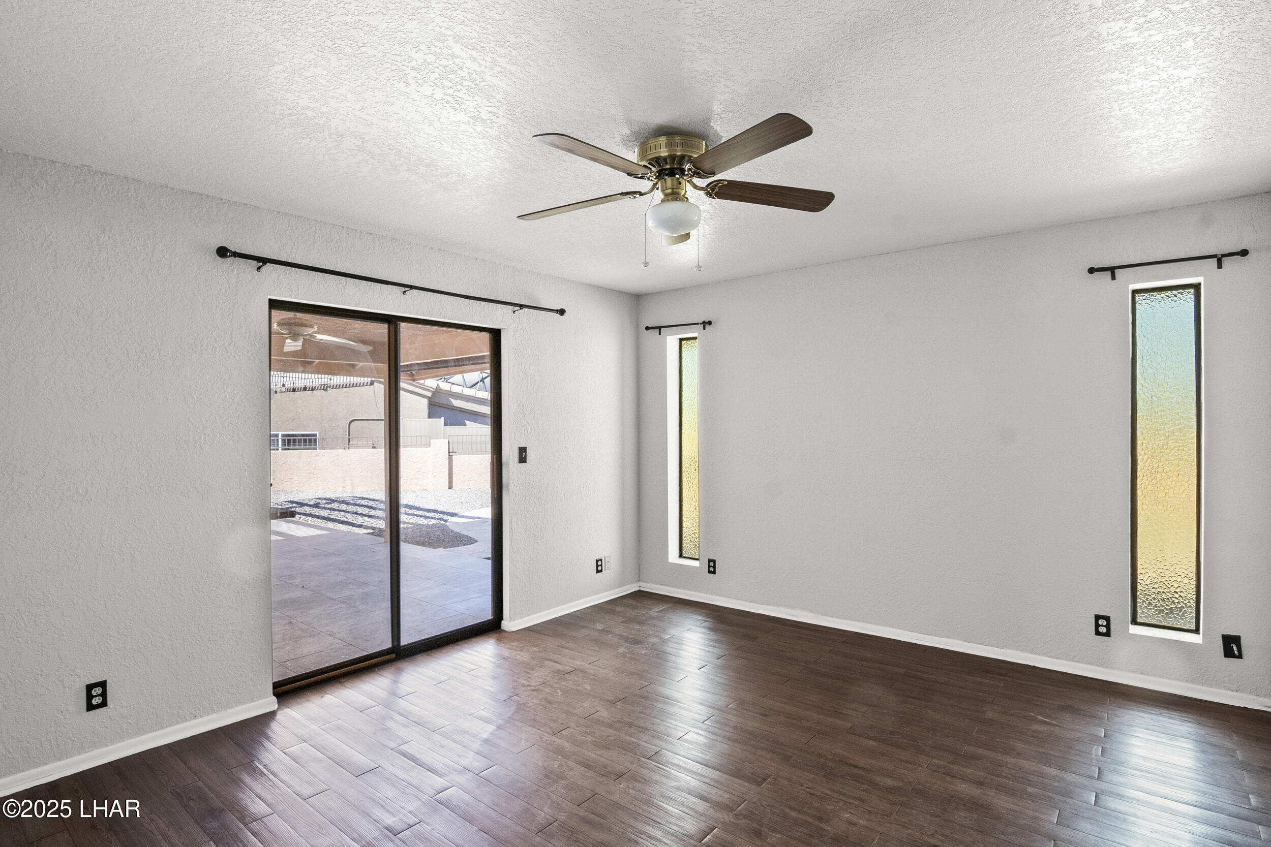 2555 Avocado Ln