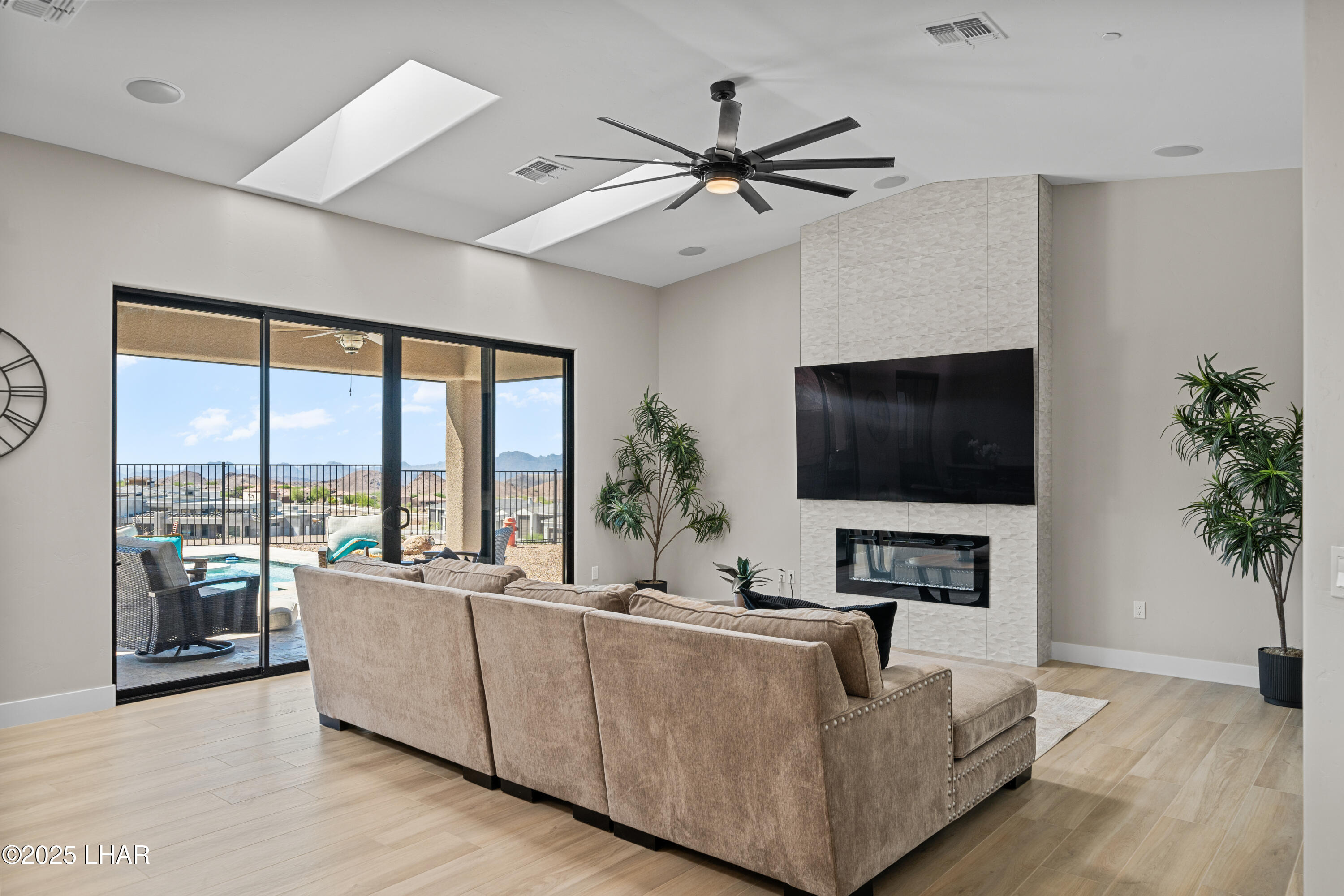 6772 Avienda De Los Foothills