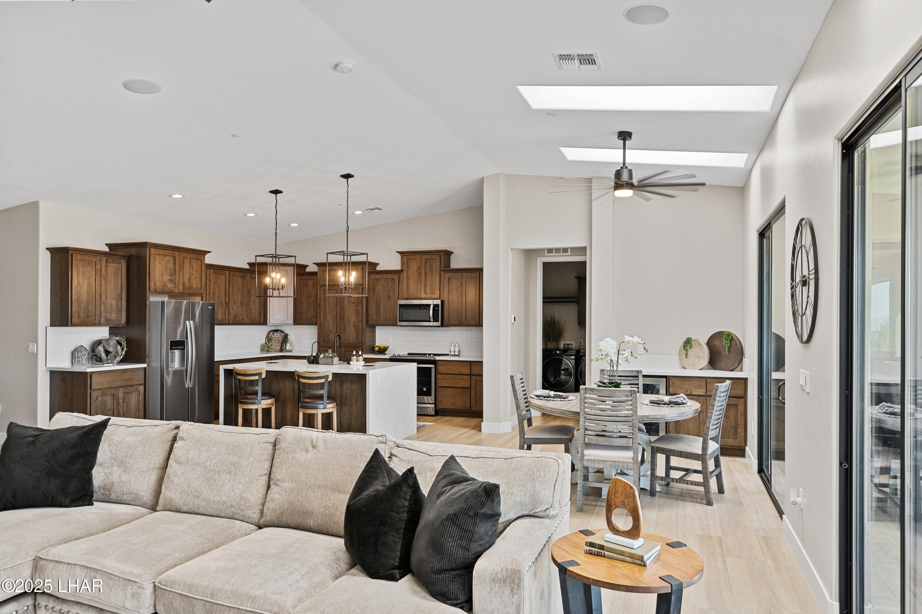 6772 Avienda De Los Foothills