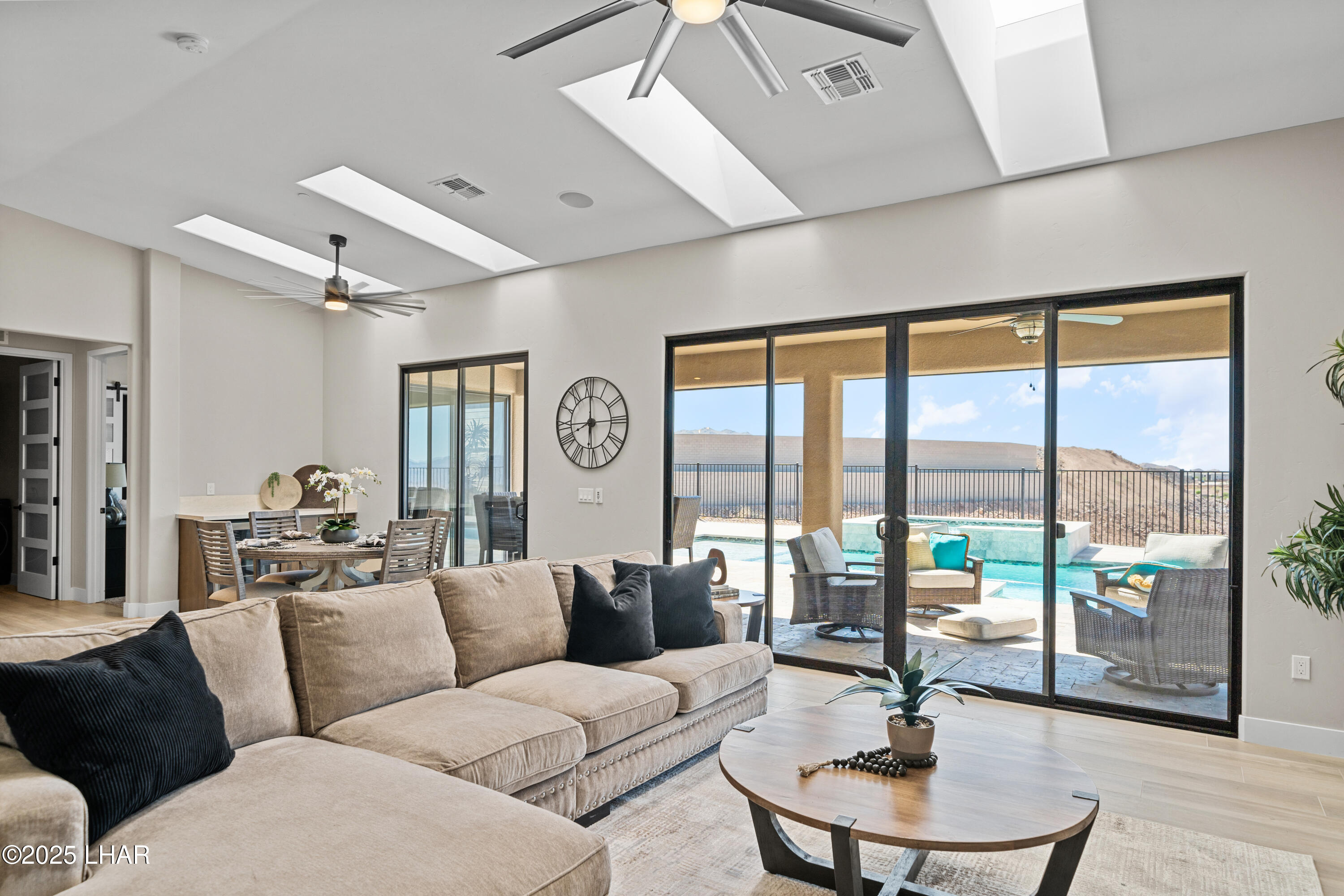 6772 Avienda De Los Foothills