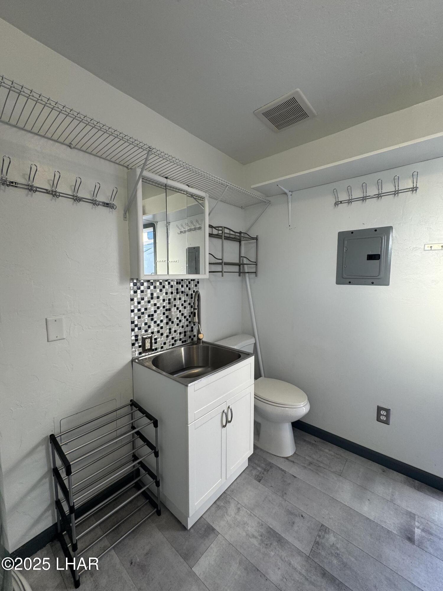 1905 Victoria Farms #117 Rd