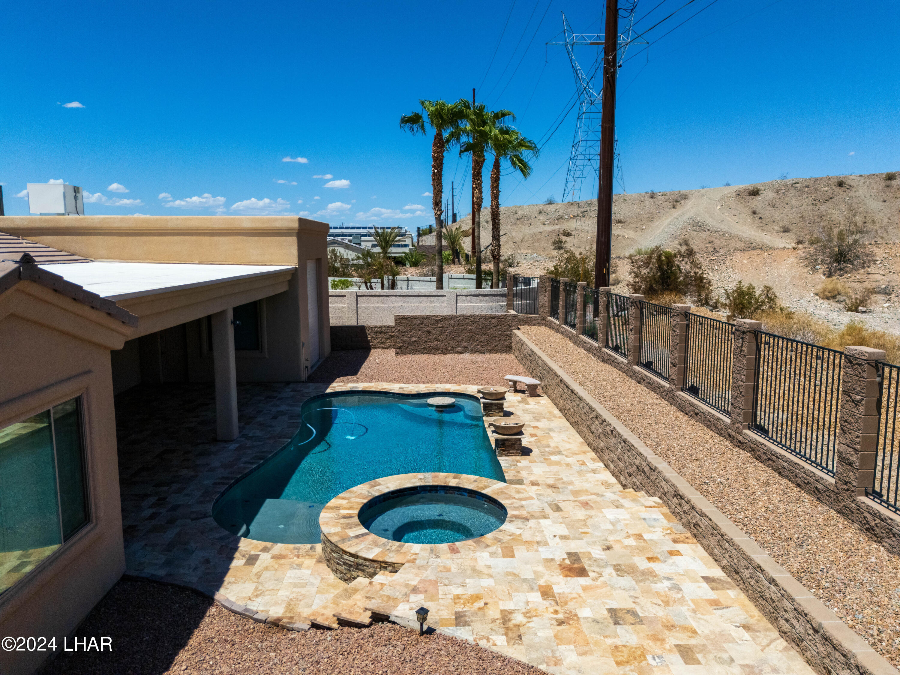 1360 Milan Dr