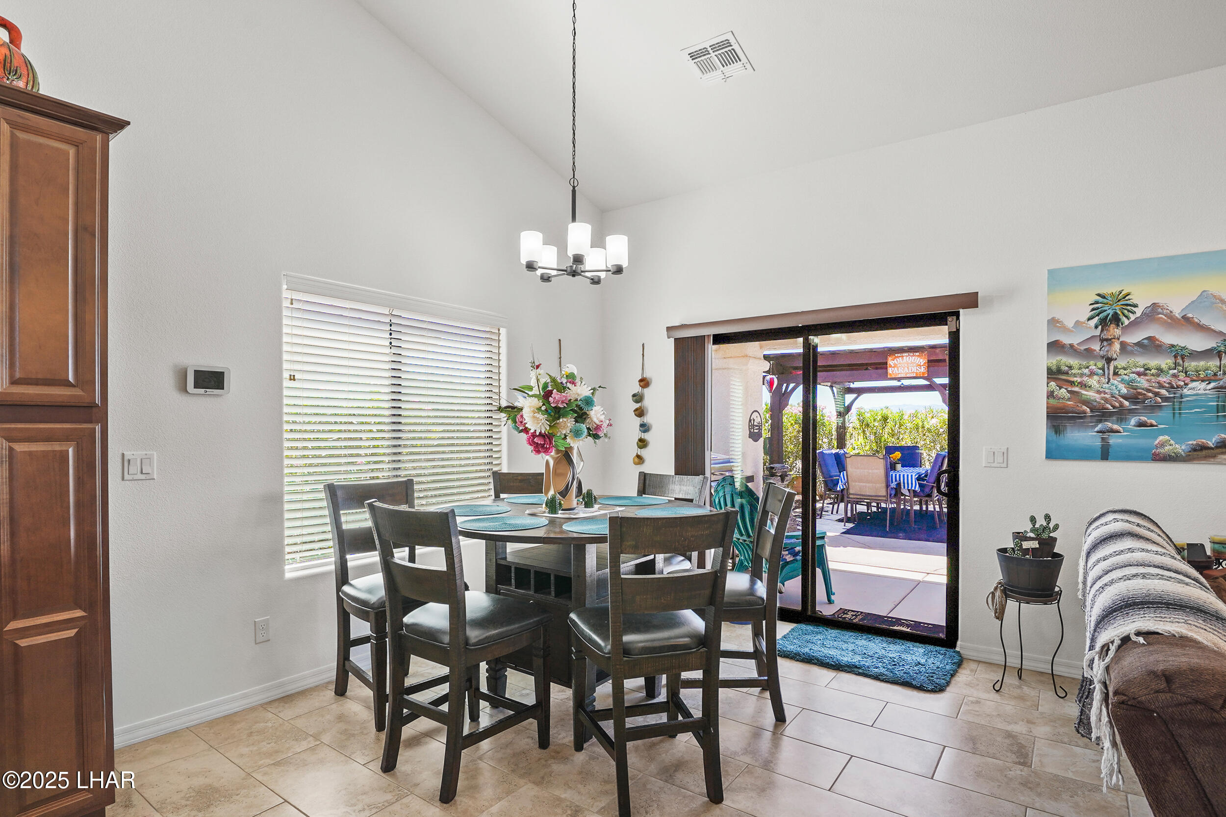 5905 Desert Lakes Dr