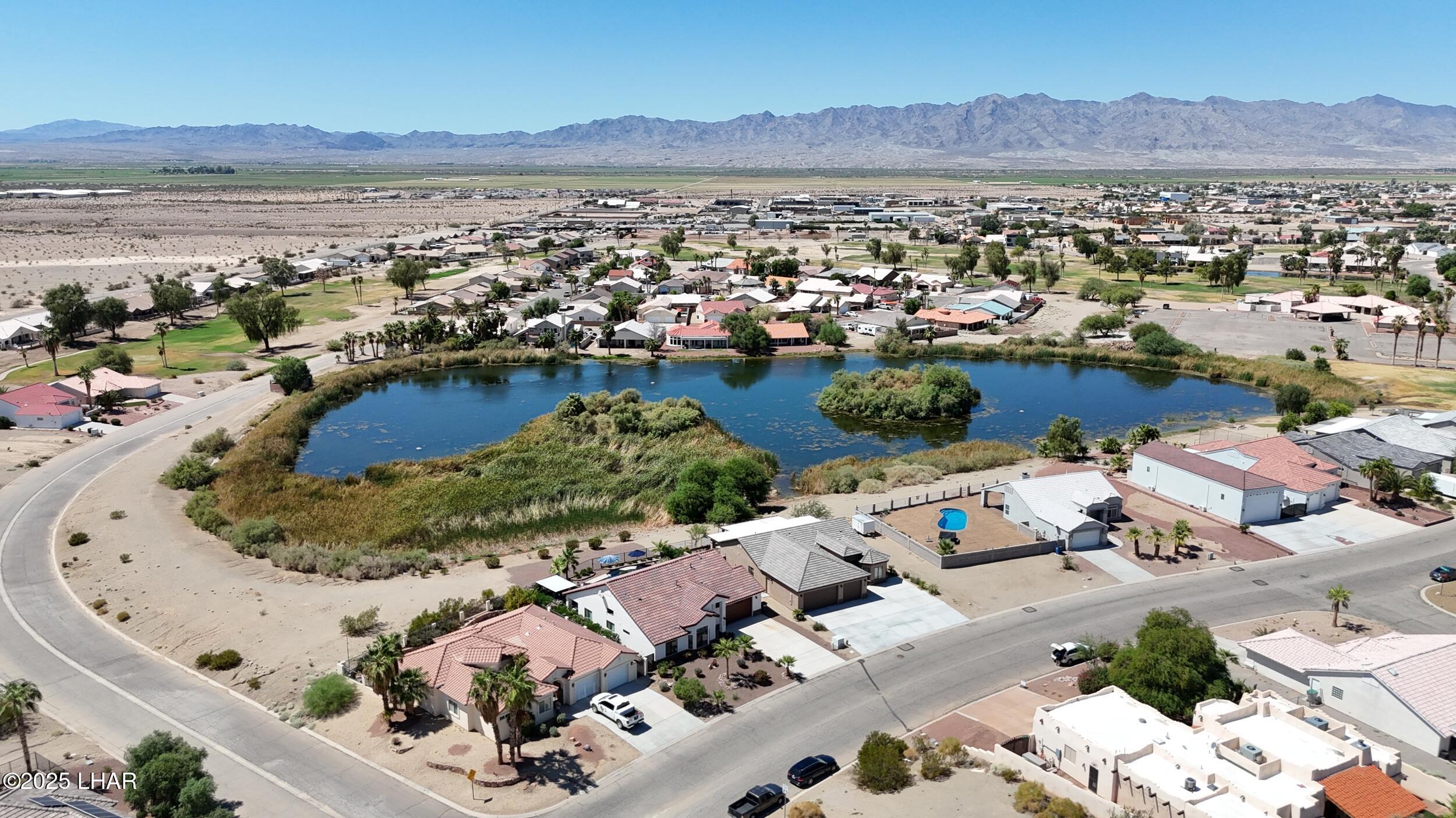5905 Desert Lakes Dr