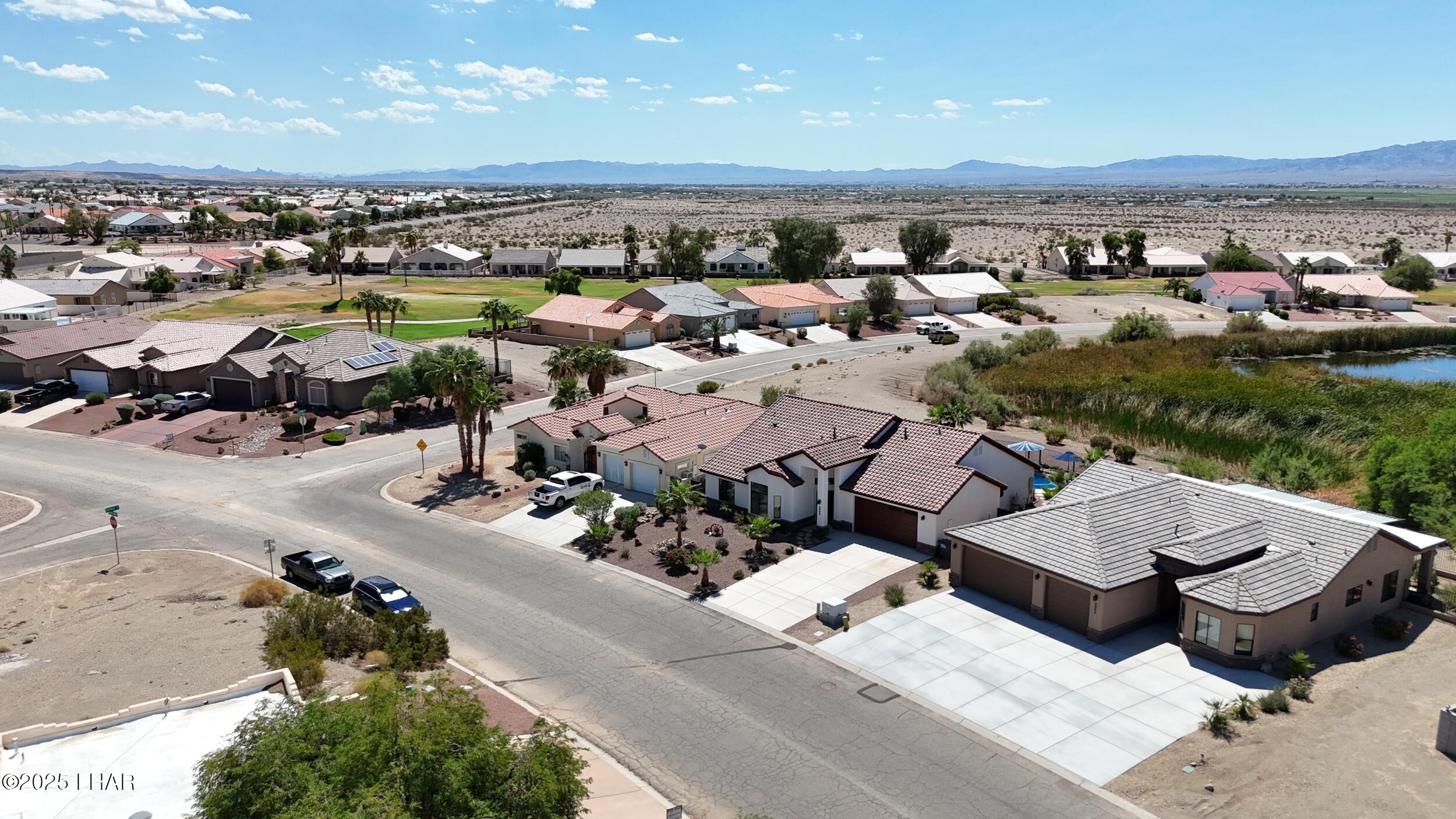 5905 Desert Lakes Dr
