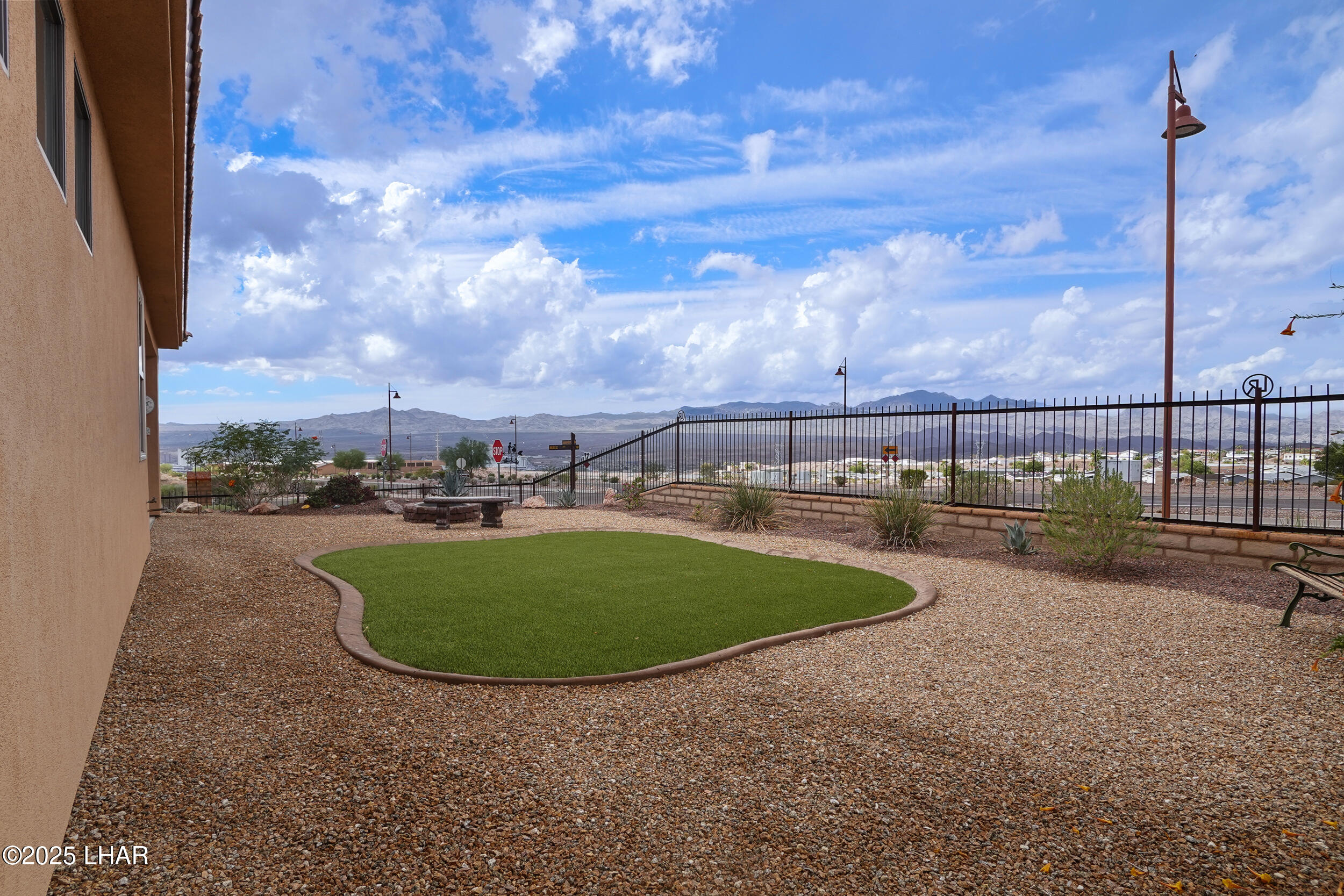 2661 Steamship Dr, Bullhead City