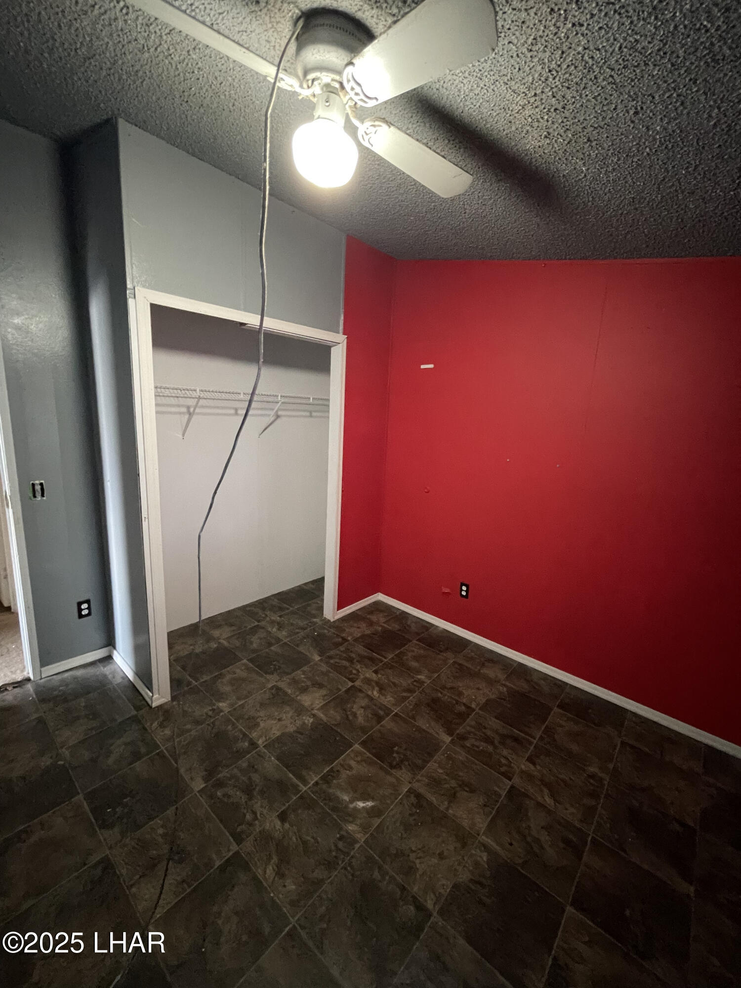 865 W Mountain View Ln